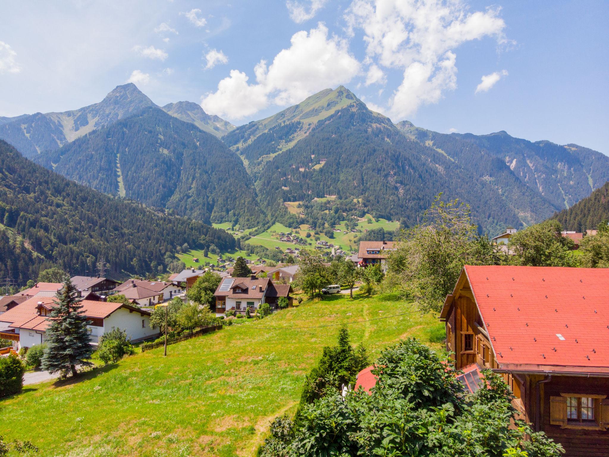 Foto 25 - Apartamento de 3 habitaciones en Sankt Gallenkirch con jardín y vistas a la montaña