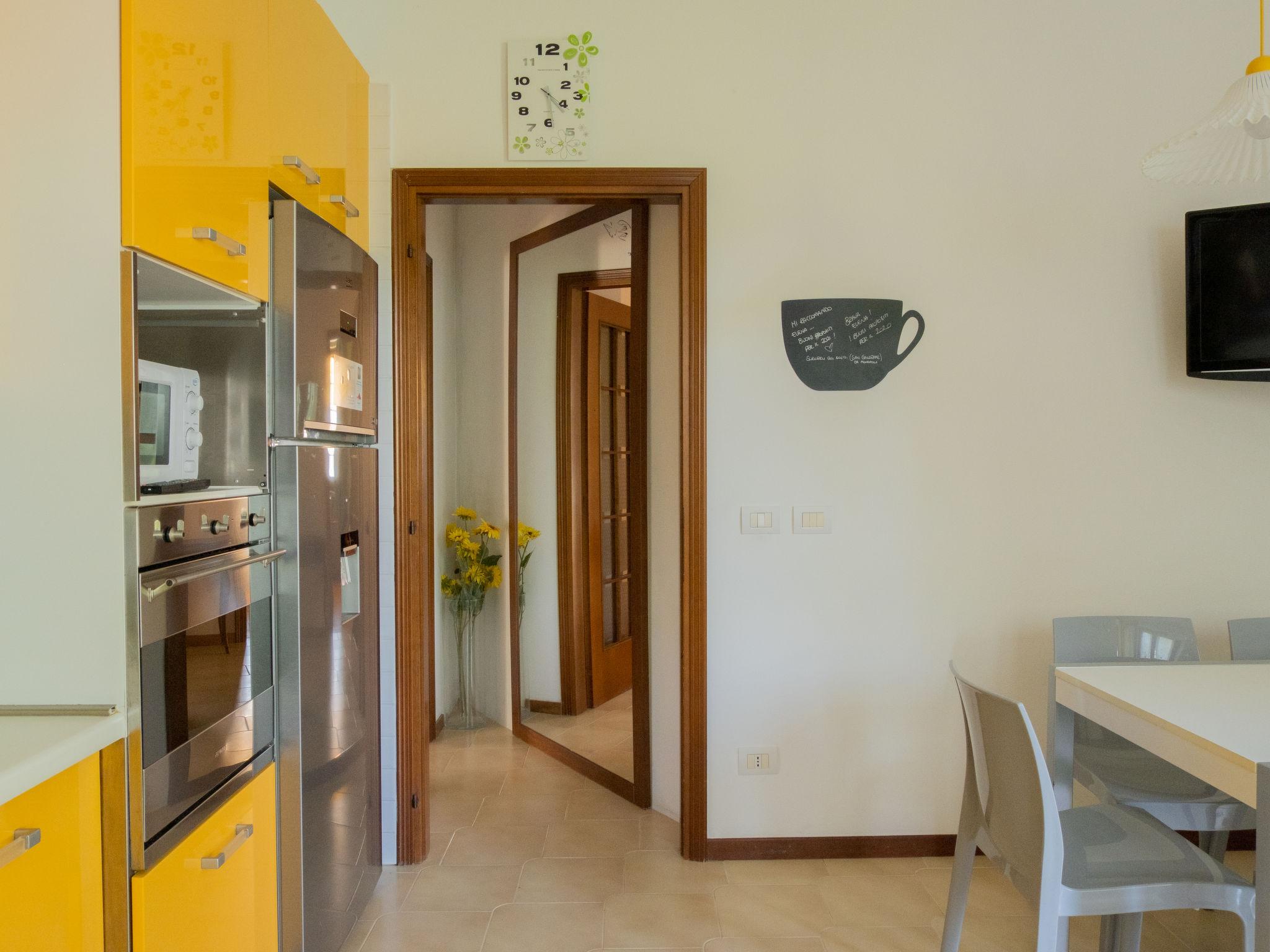 Foto 6 - Apartamento de 3 quartos em Lazise com jardim e vista para a montanha