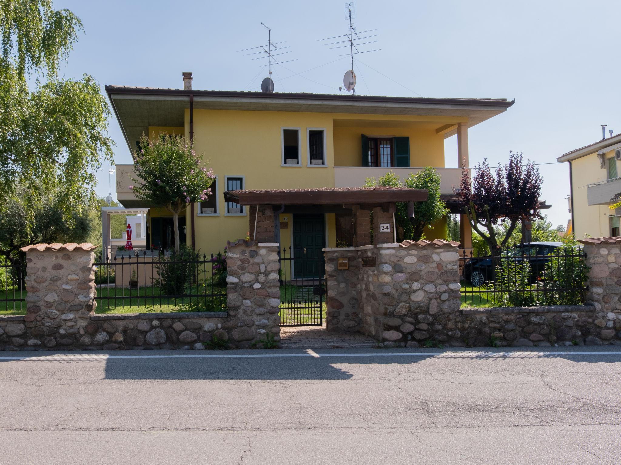 Photo 1 - 3 bedroom Apartment in Lazise with garden and mountain view