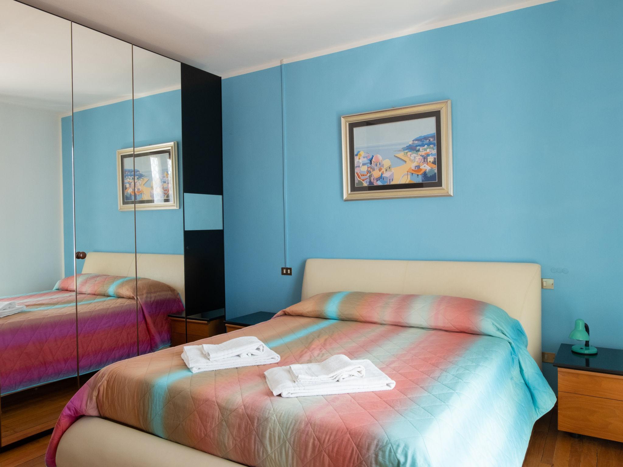 Foto 5 - Appartamento con 3 camere da letto a Lazise con giardino e vista sulle montagne