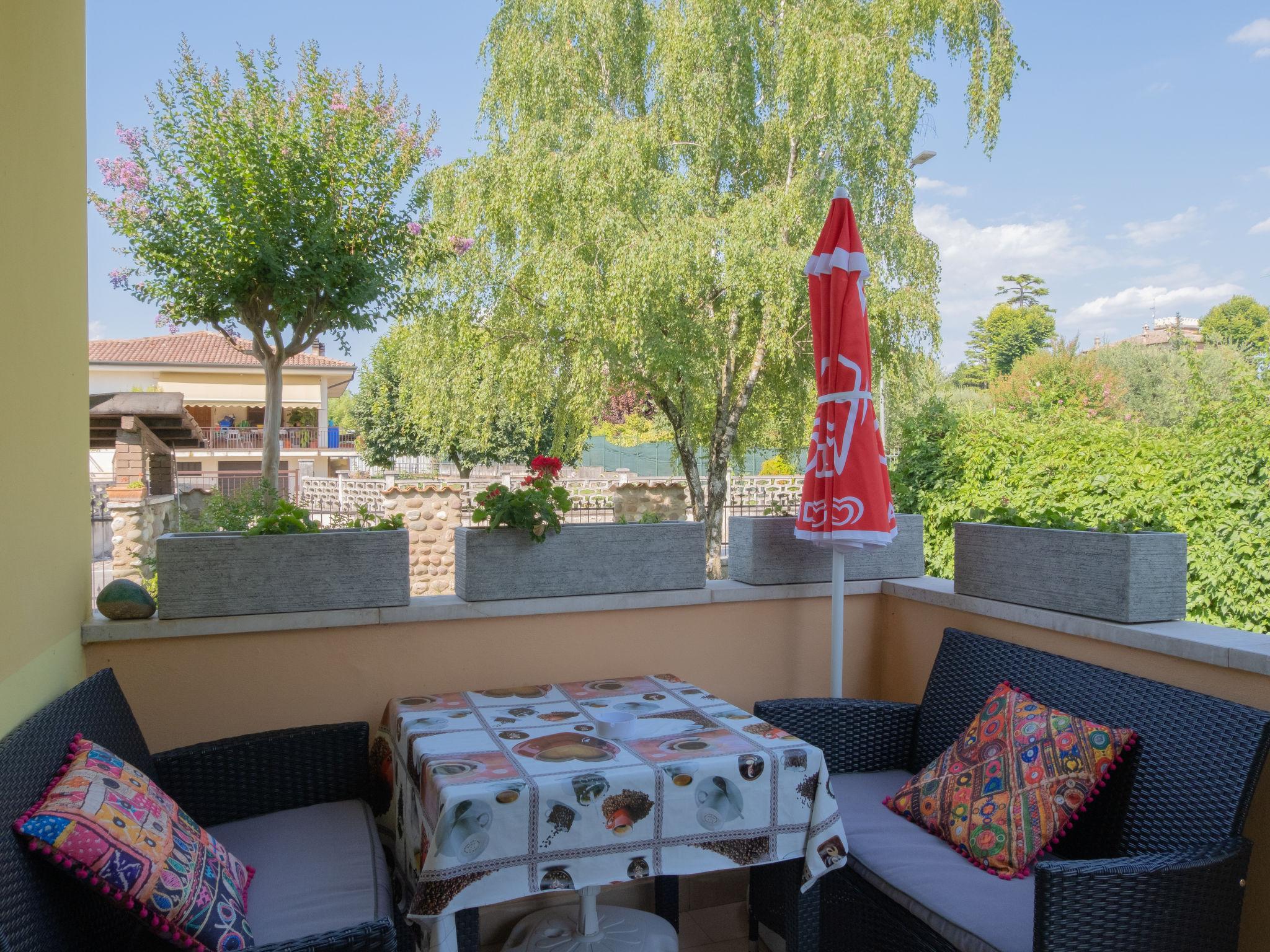 Photo 3 - Appartement de 3 chambres à Lazise avec jardin et terrasse