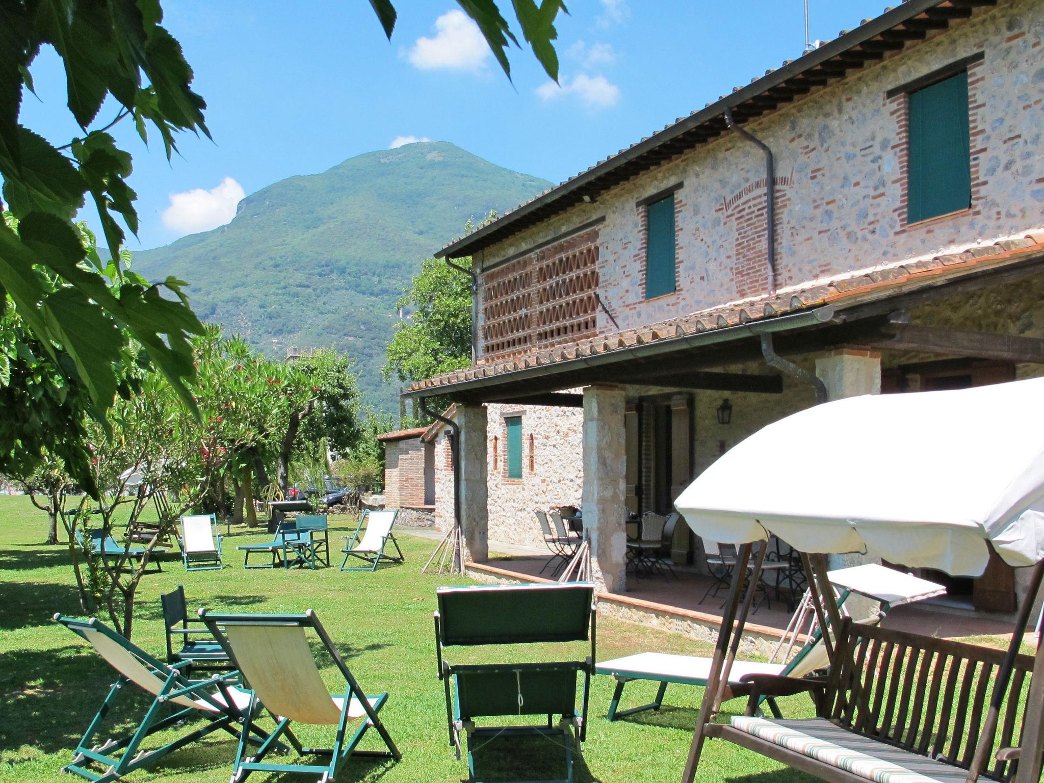 Photo 33 - Maison de 3 chambres à Camaiore avec jardin et vues à la mer