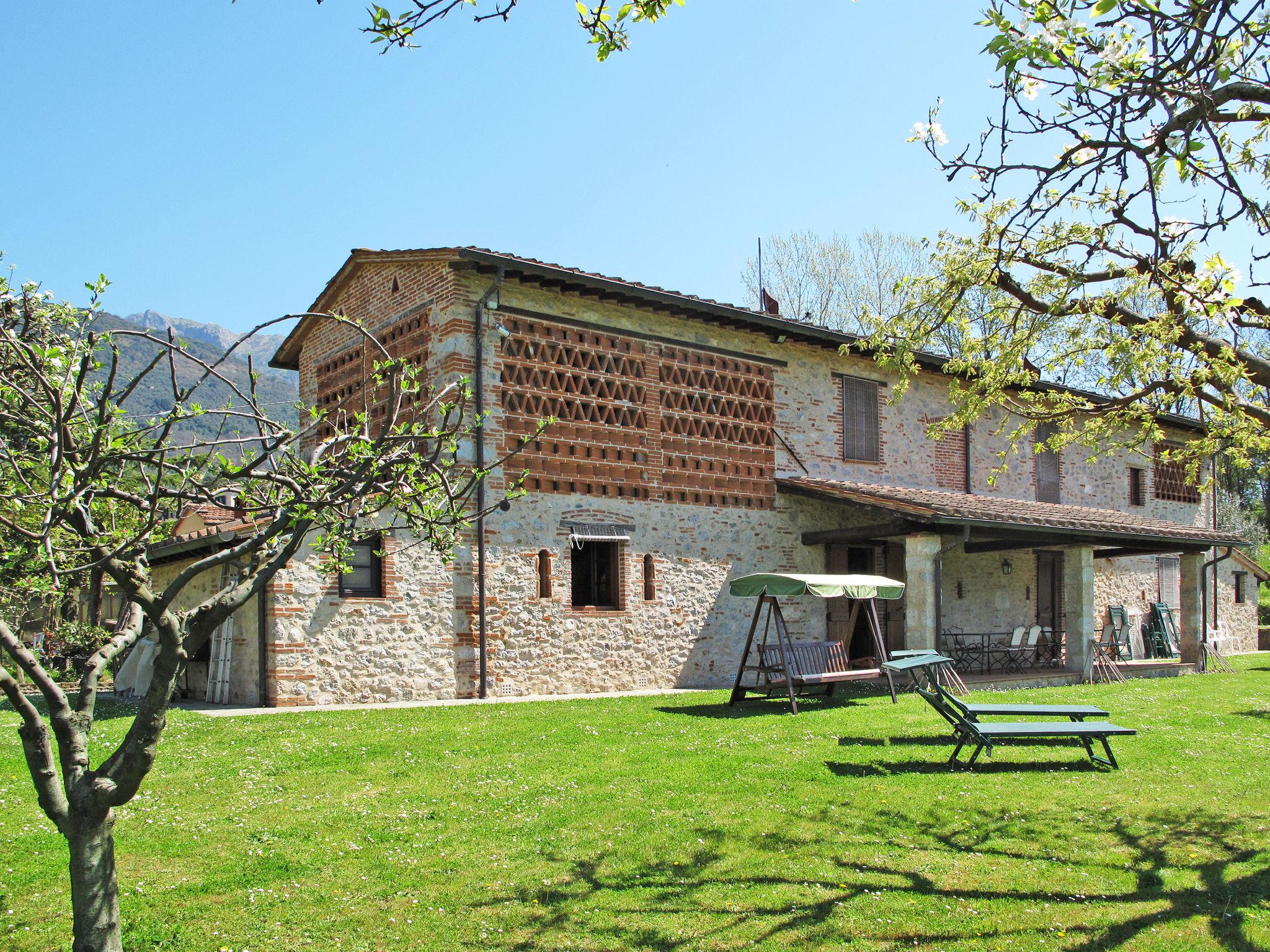Foto 2 - Haus mit 3 Schlafzimmern in Camaiore mit garten und blick aufs meer