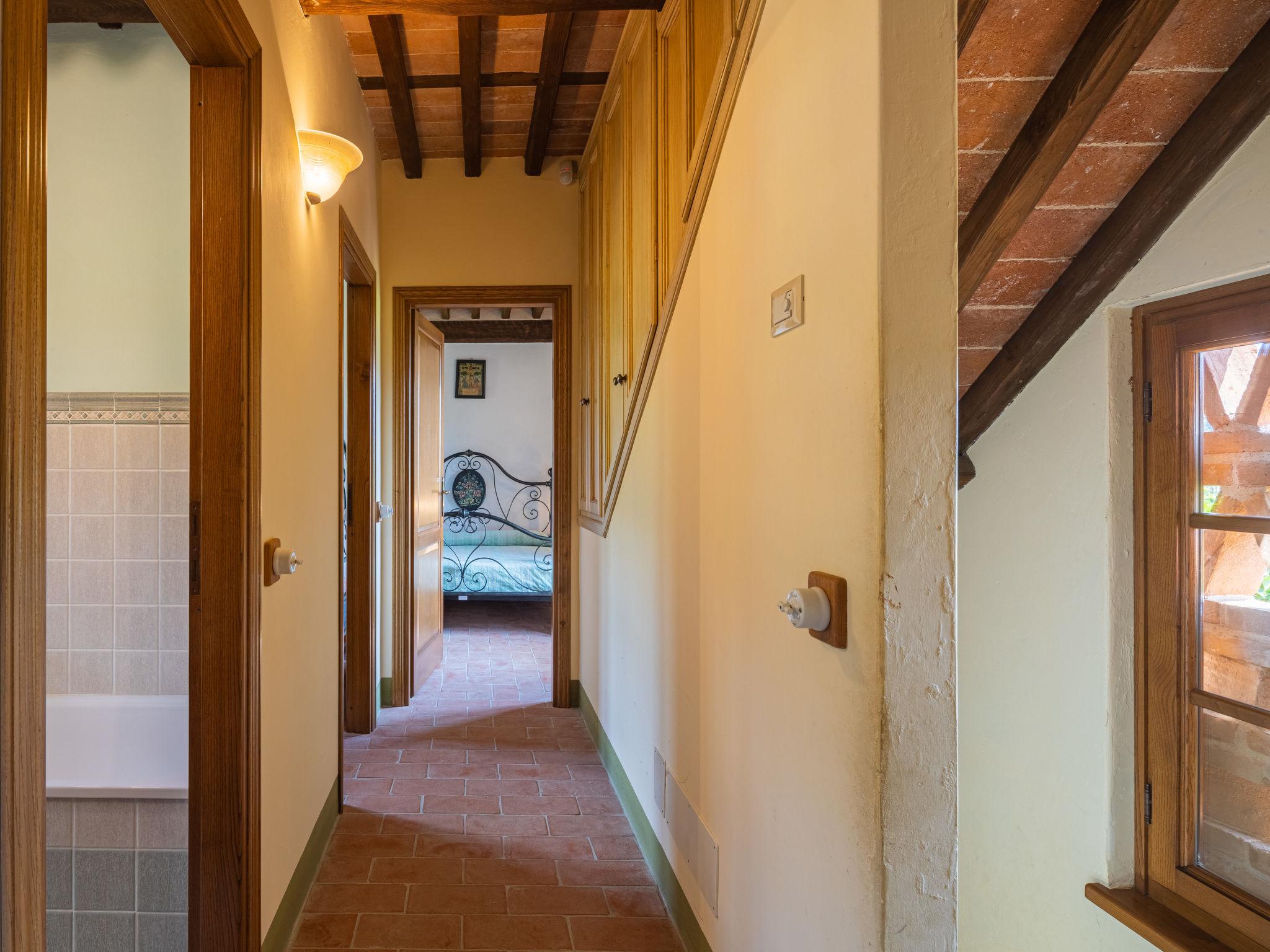 Photo 22 - 6 bedroom House in Camaiore with garden and sea view