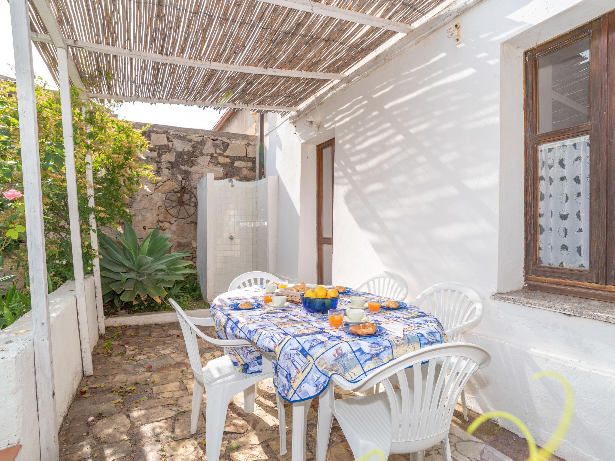 Photo 25 - Maison de 3 chambres à Santa Maria Coghinas avec jardin et vues à la mer