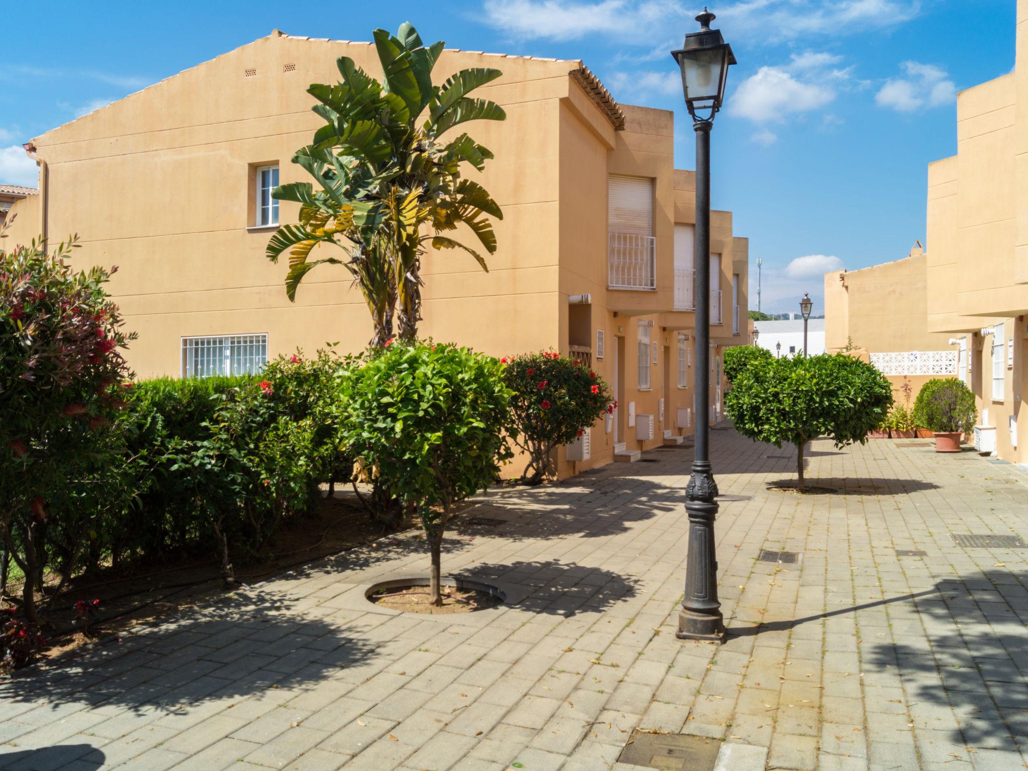 Photo 26 - Maison de 3 chambres à Marbella avec piscine et vues à la mer