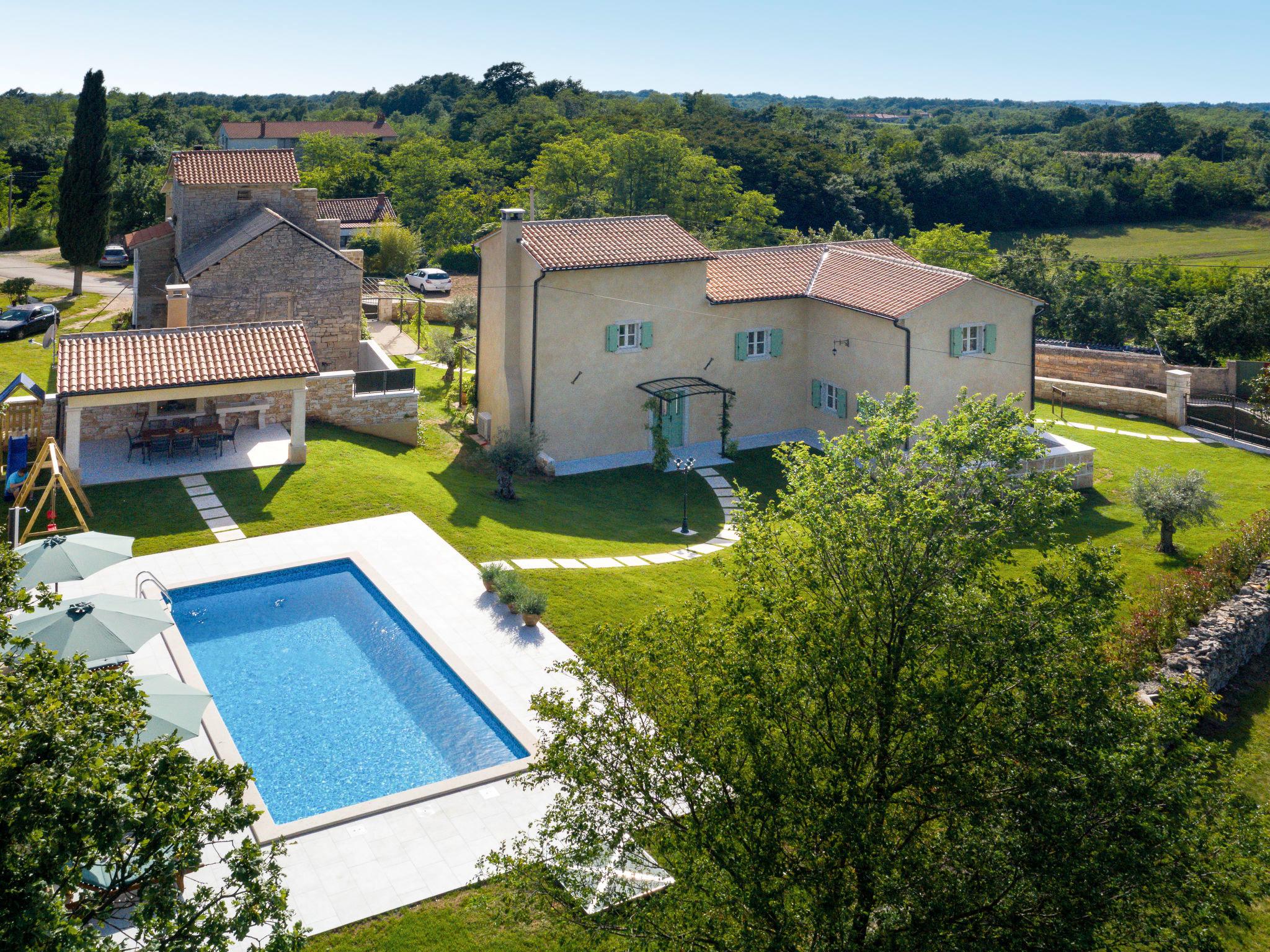 Foto 9 - Casa de 3 quartos em Žminj com piscina privada e vistas do mar