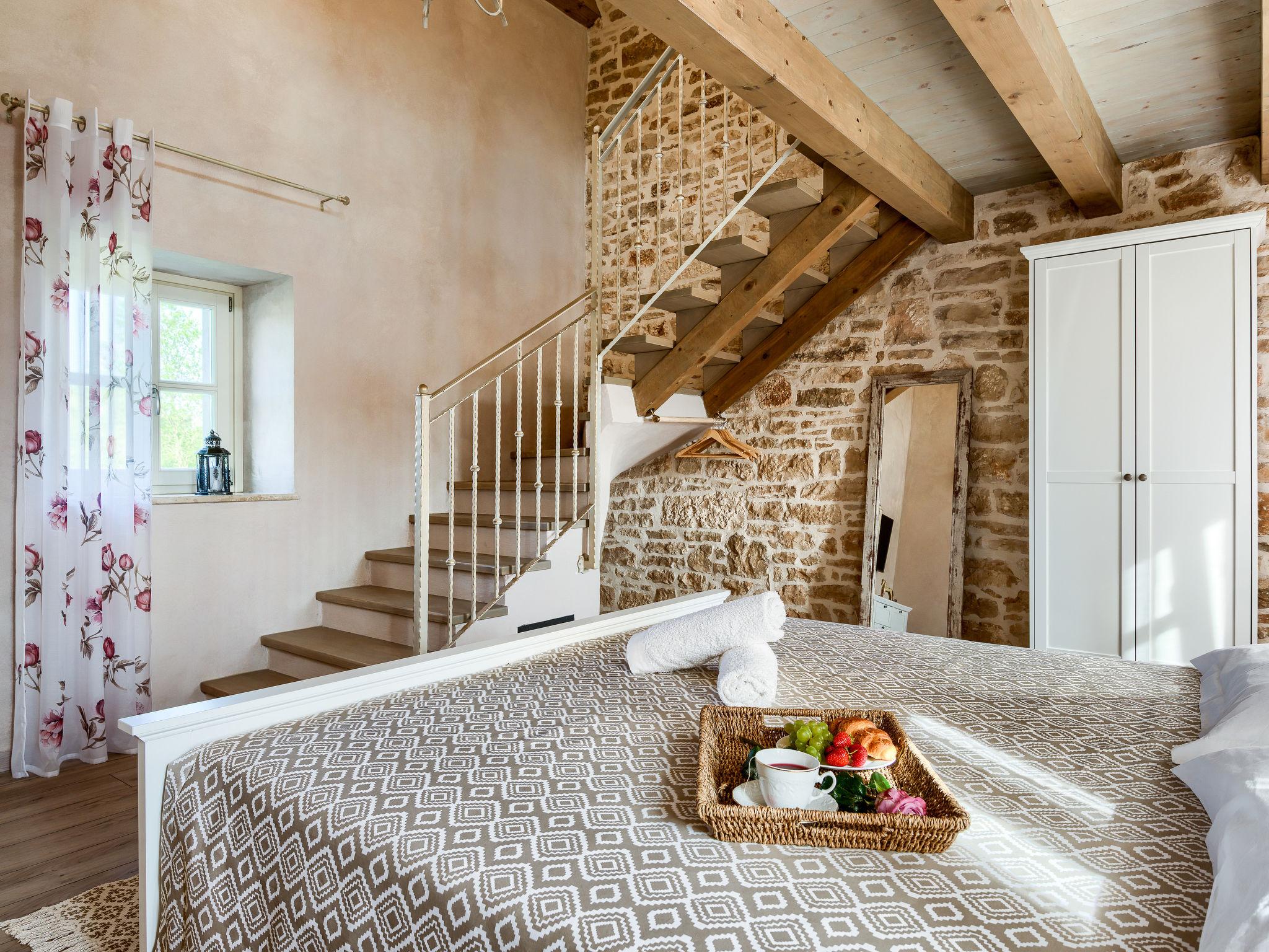 Foto 5 - Casa con 3 camere da letto a Žminj con piscina privata e giardino