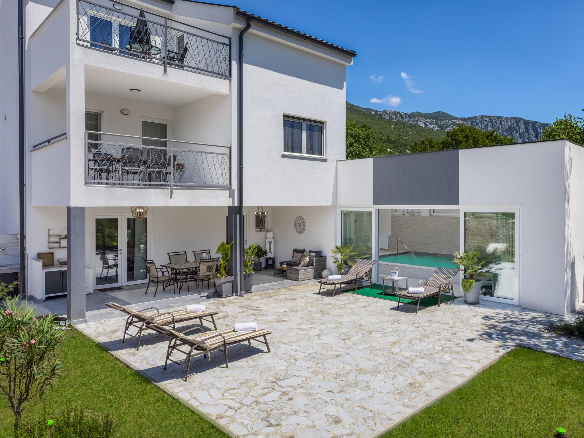 Foto 1 - Casa de 4 habitaciones en Vinodolska Općina con piscina privada y jardín