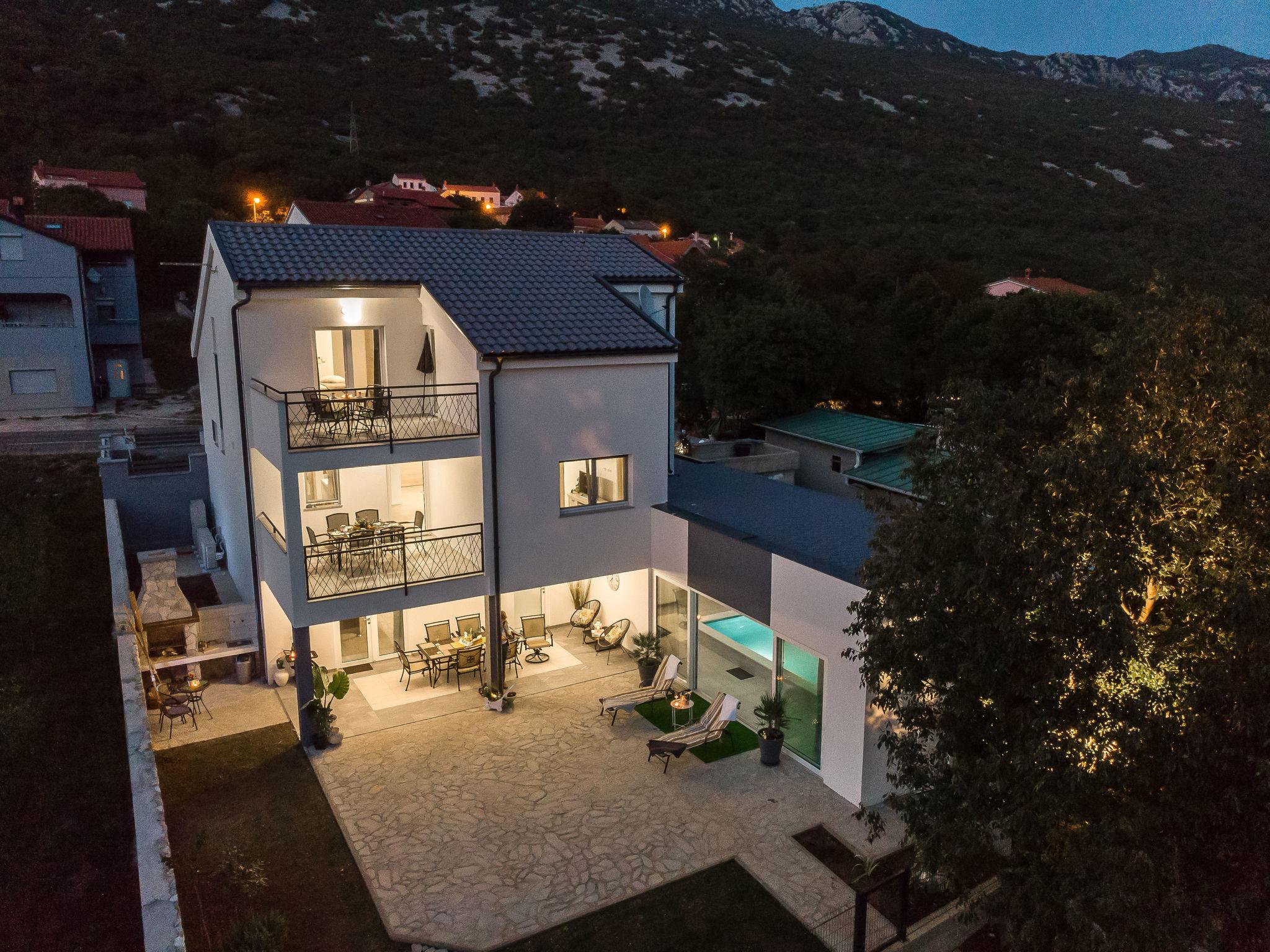 Foto 35 - Casa con 4 camere da letto a Vinodolska Općina con piscina privata e vista mare