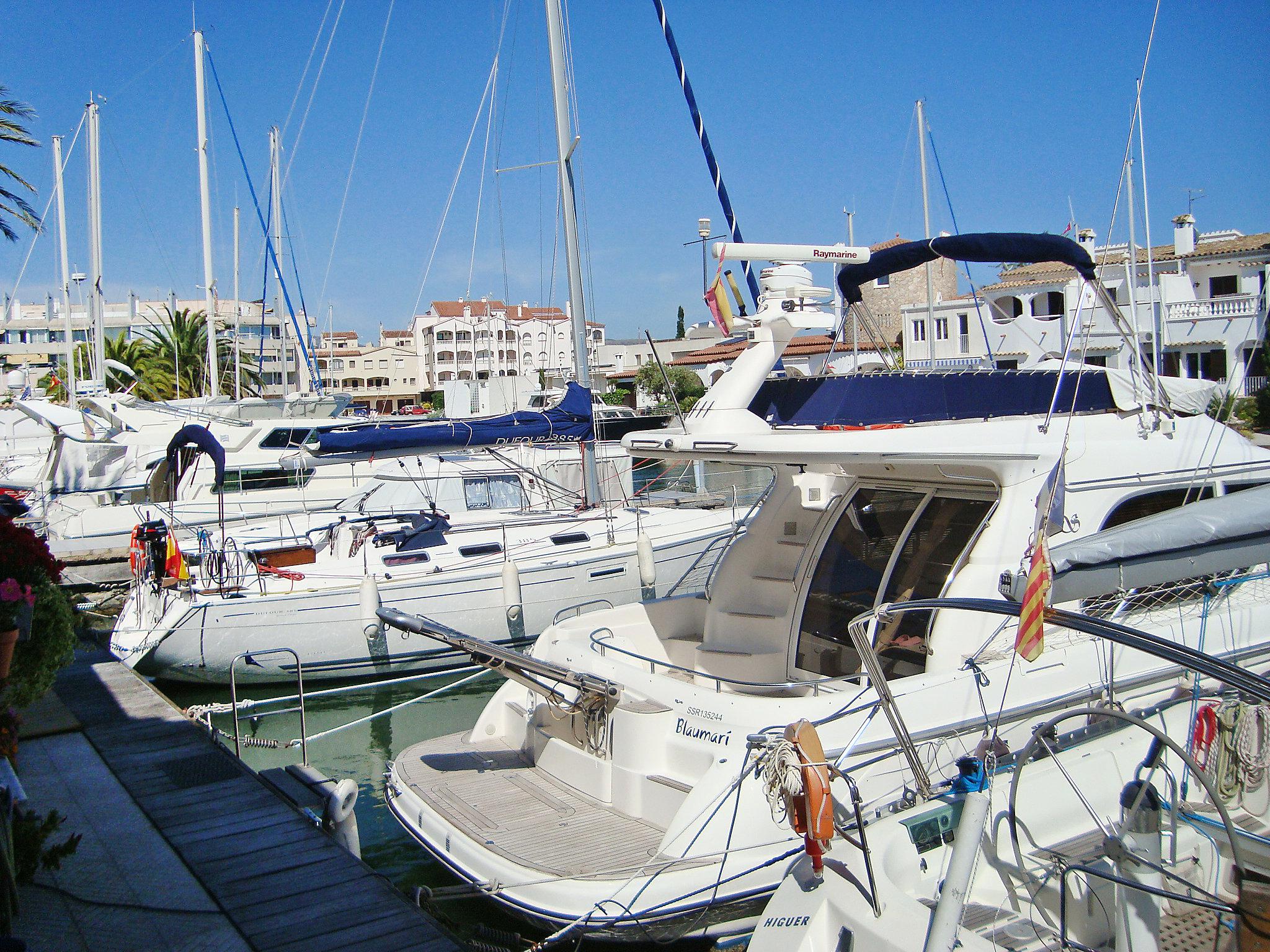 Foto 16 - Casa de 4 quartos em Castelló d'Empúries com terraço