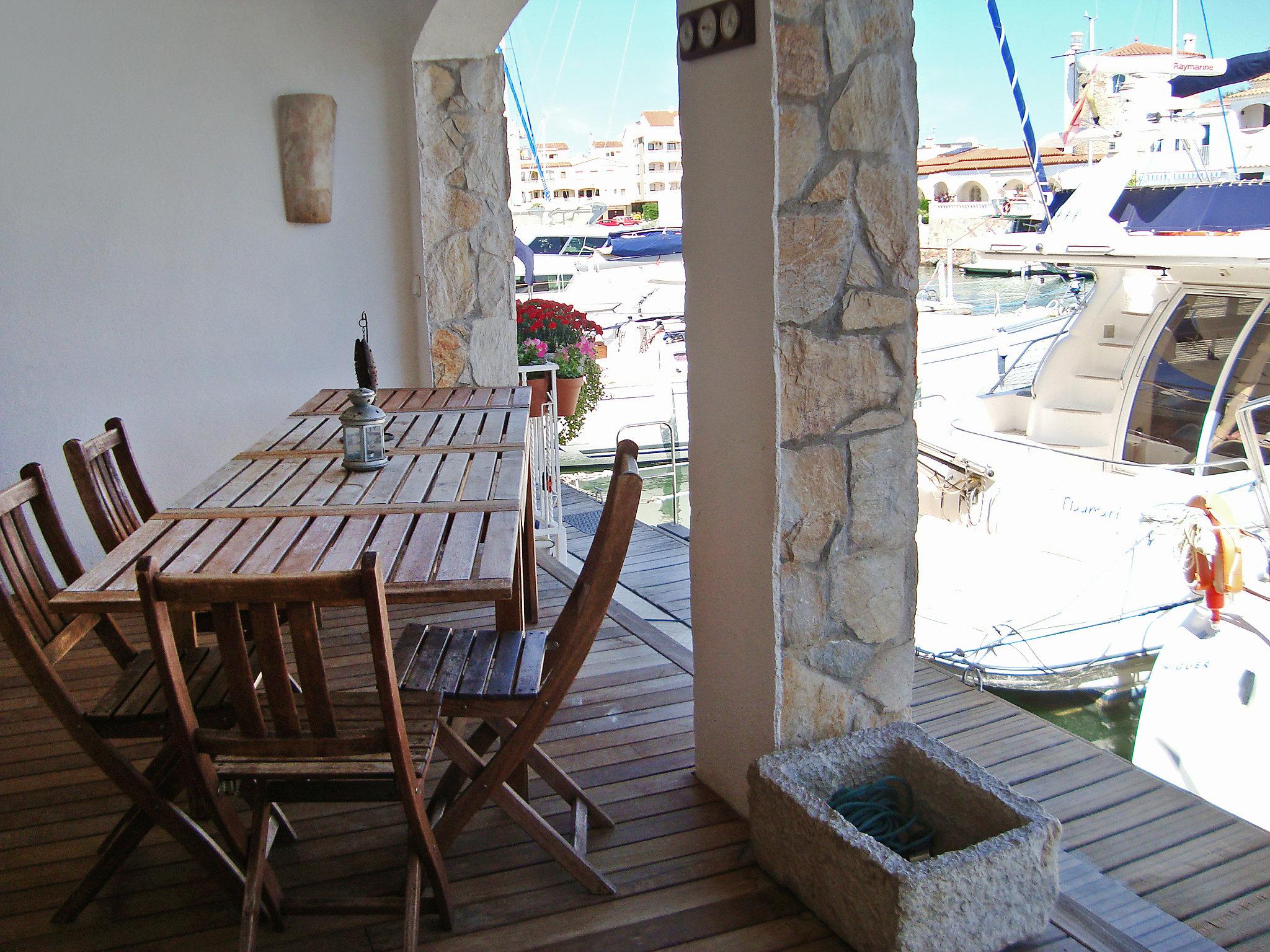 Foto 19 - Haus mit 4 Schlafzimmern in Castelló d'Empúries mit terrasse