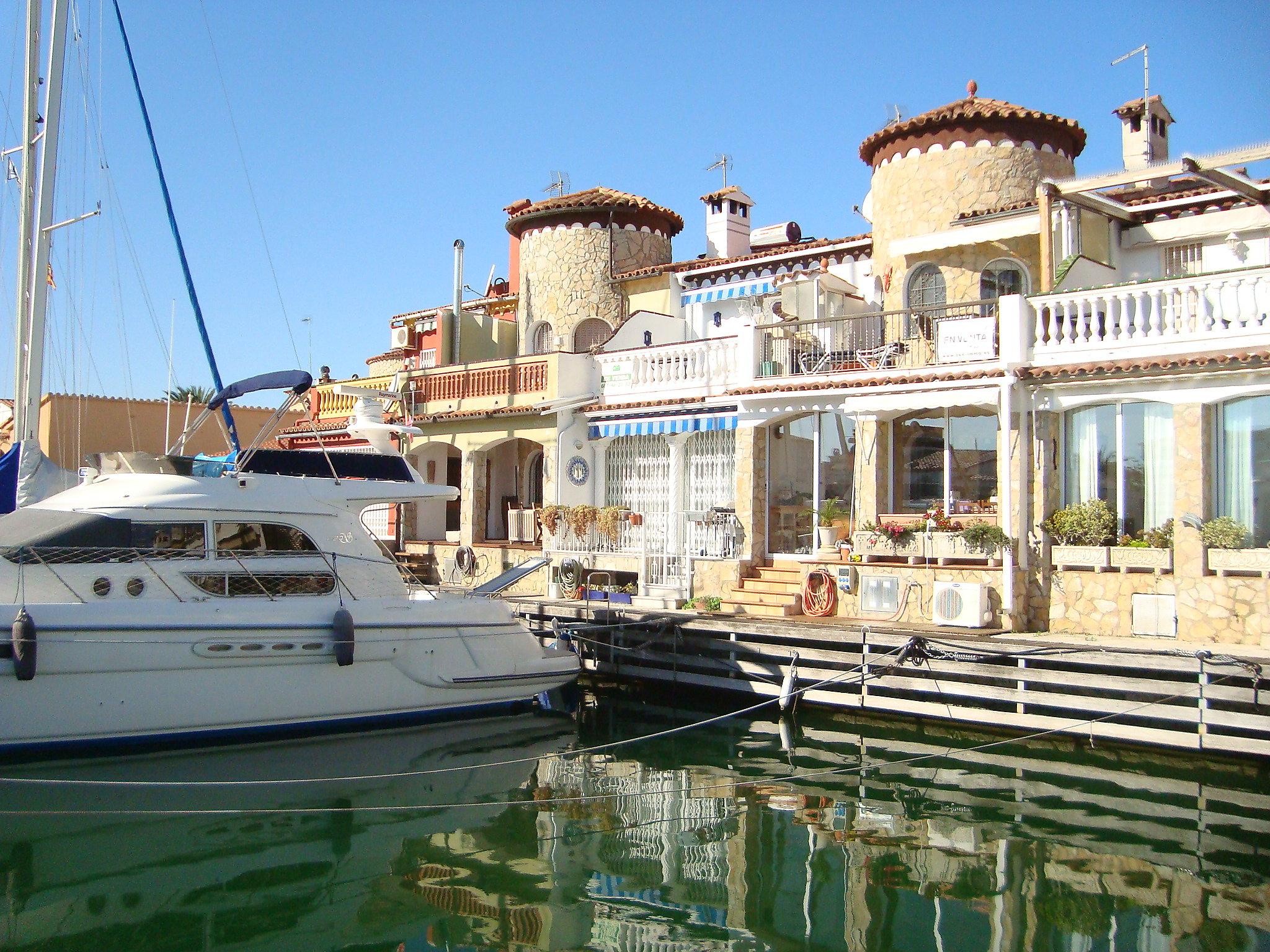 Foto 20 - Casa de 4 quartos em Castelló d'Empúries com terraço