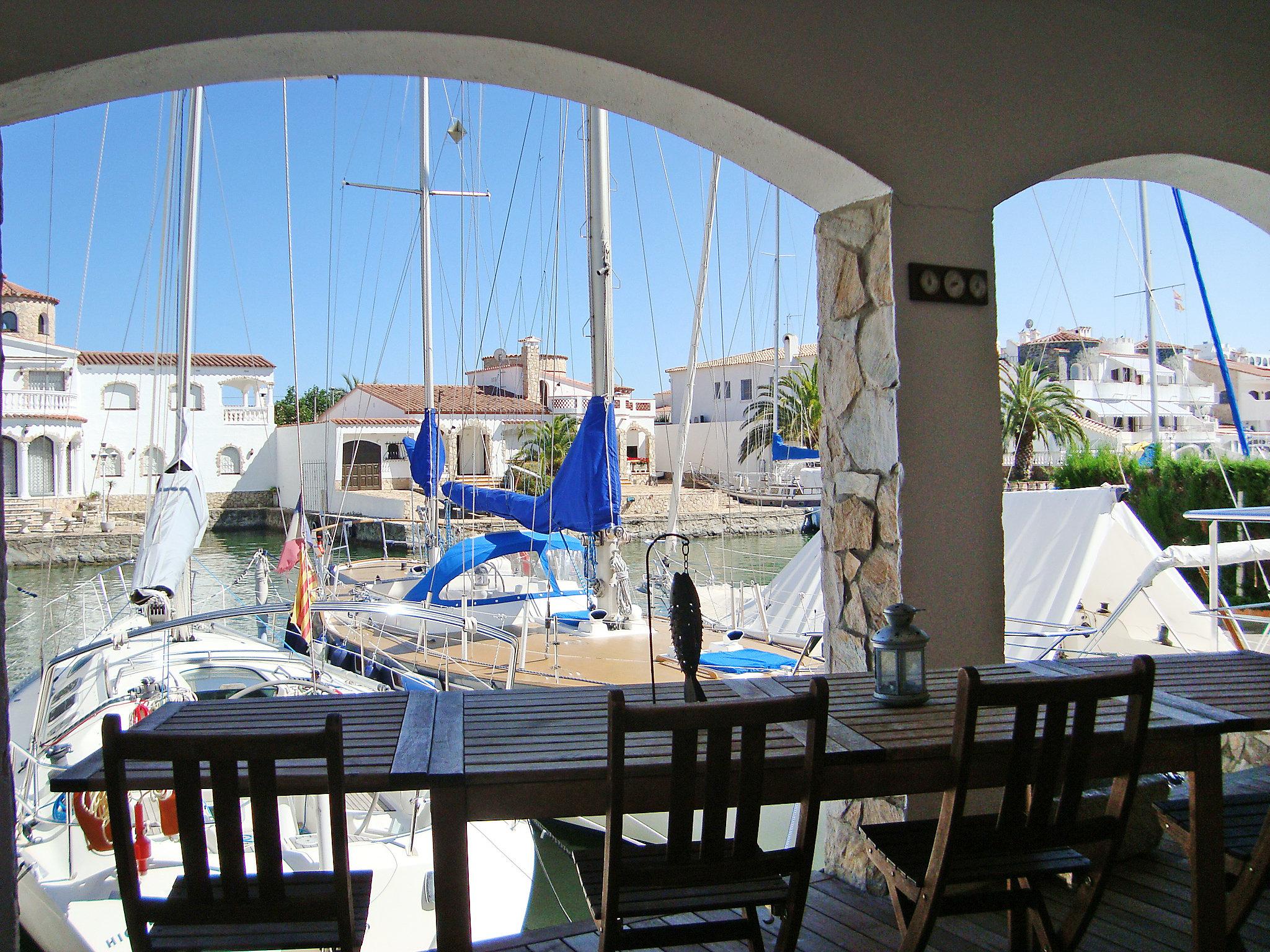 Foto 17 - Casa con 4 camere da letto a Castelló d'Empúries con giardino e terrazza