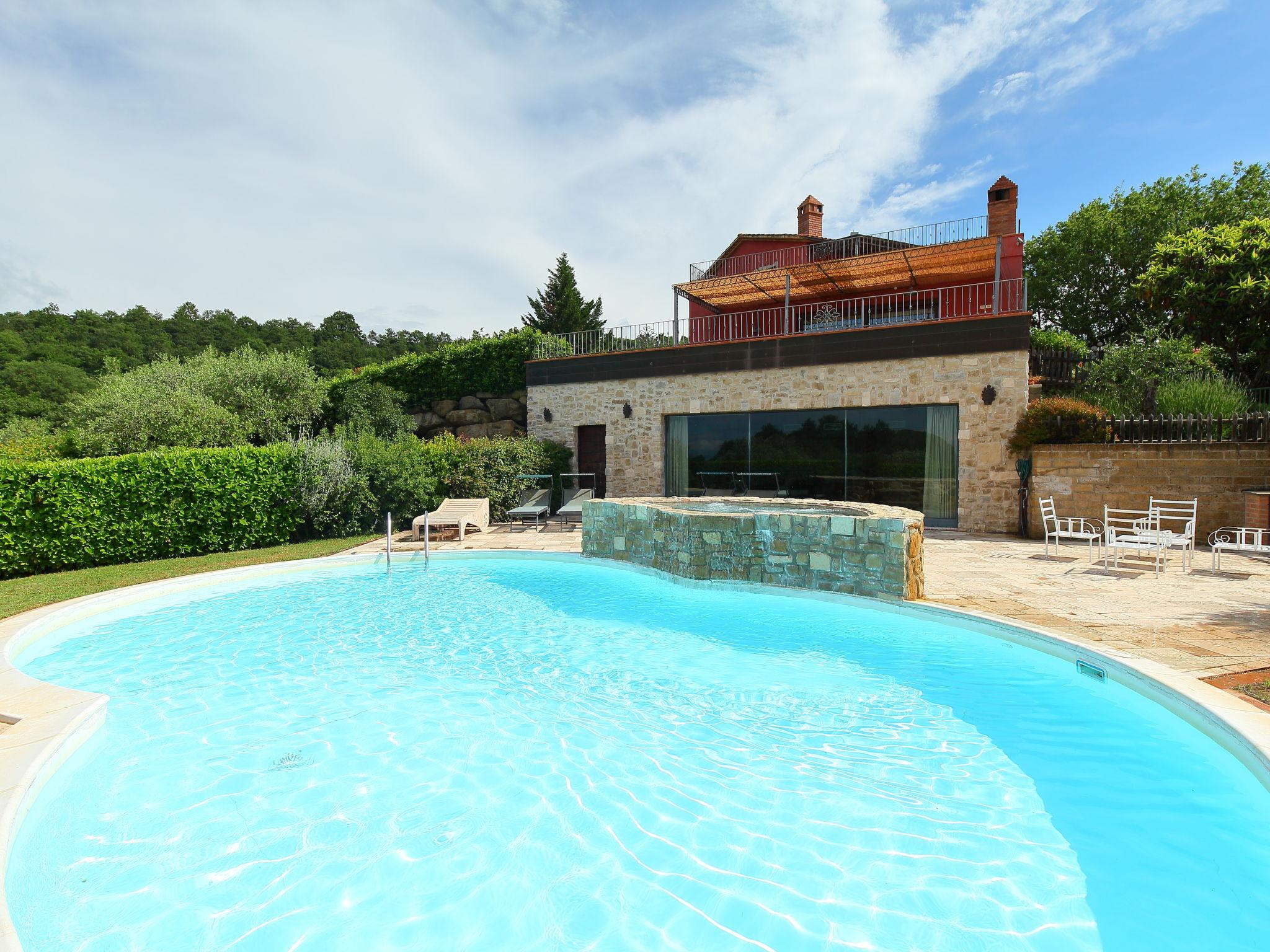 Photo 2 - Maison de 3 chambres à Passignano sul Trasimeno avec piscine privée et vues sur la montagne