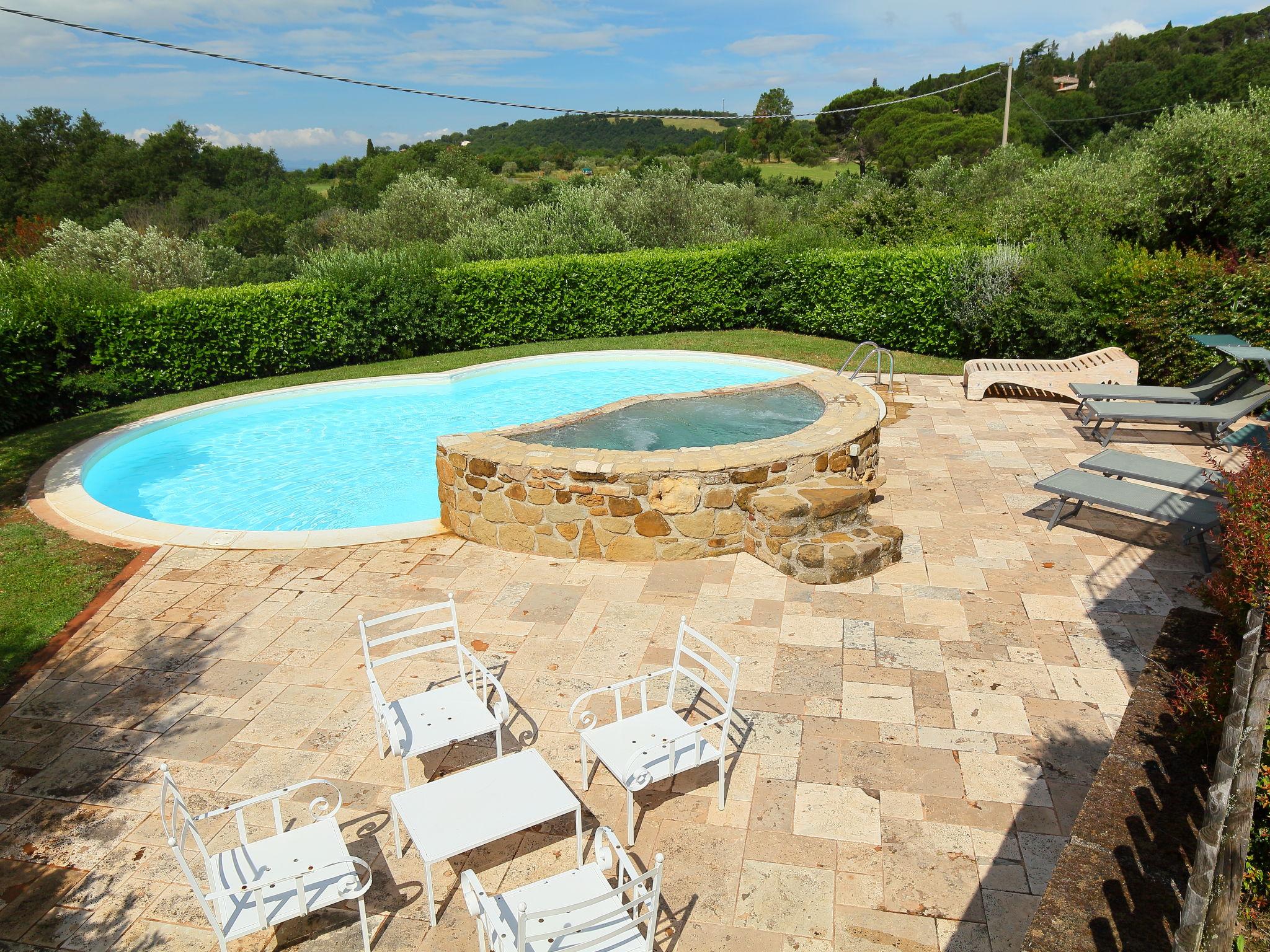 Foto 6 - Haus mit 3 Schlafzimmern in Passignano sul Trasimeno mit privater pool und garten