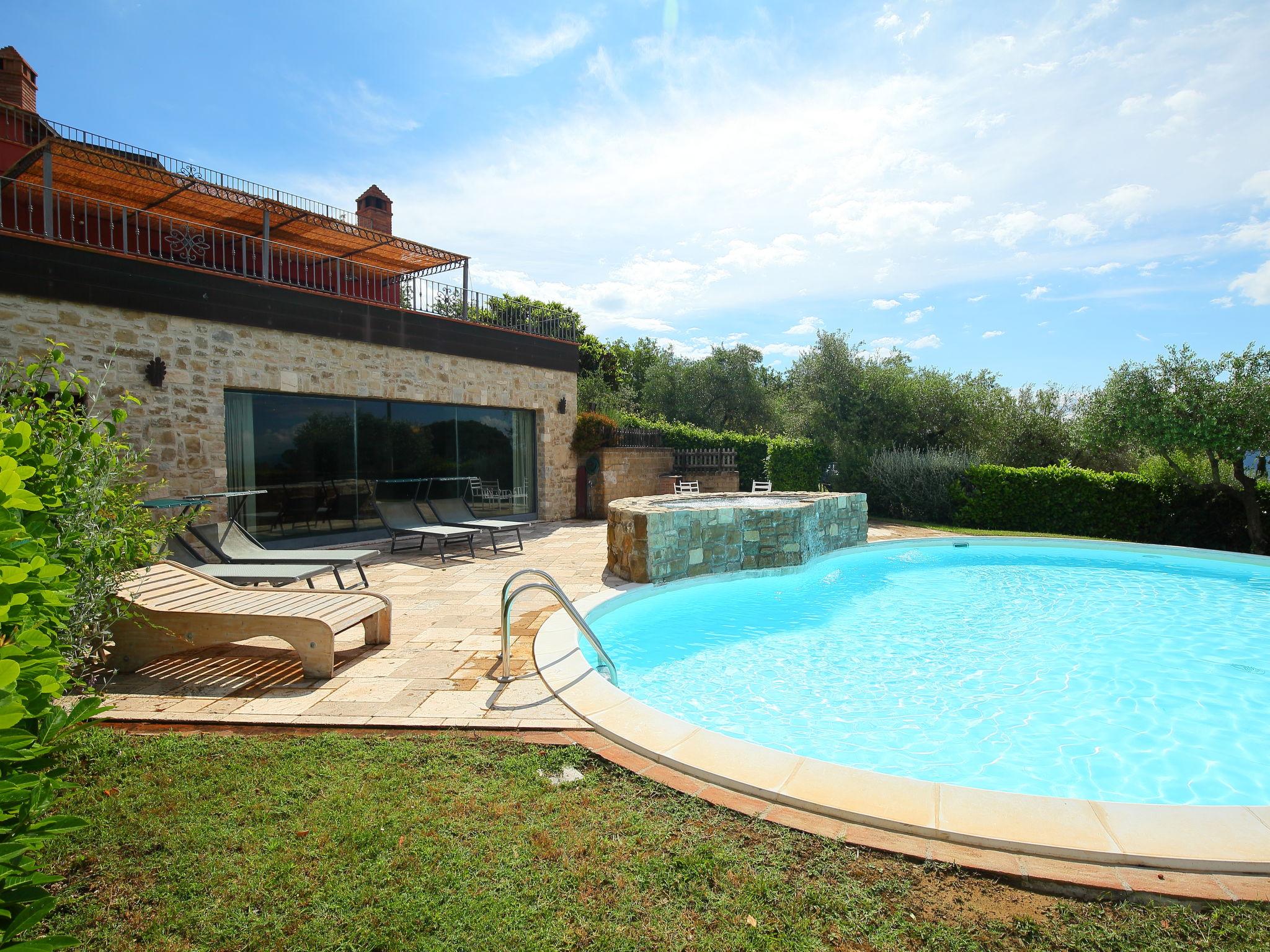 Foto 20 - Casa de 3 habitaciones en Passignano sul Trasimeno con piscina privada y vistas a la montaña