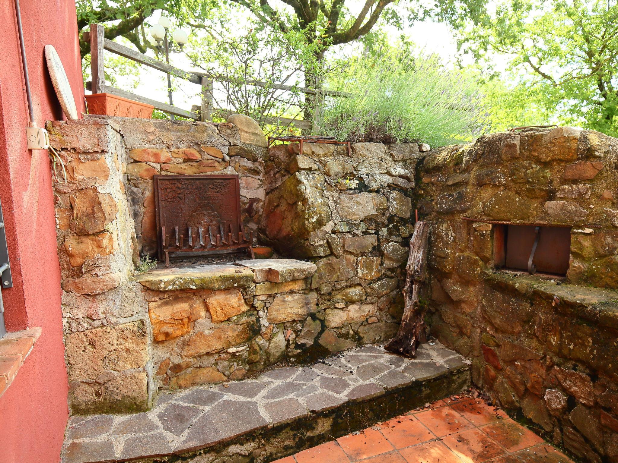 Photo 28 - Maison de 3 chambres à Passignano sul Trasimeno avec piscine privée et vues sur la montagne