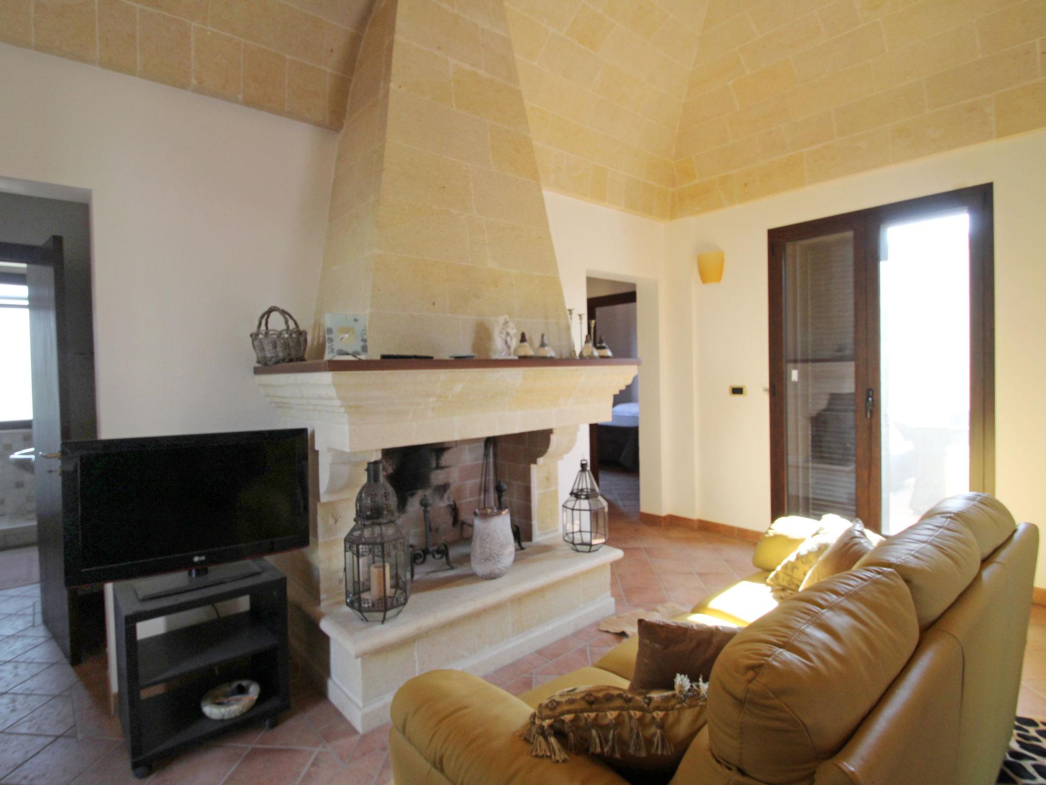 Photo 5 - 5 bedroom House in Torricella with garden and sea view