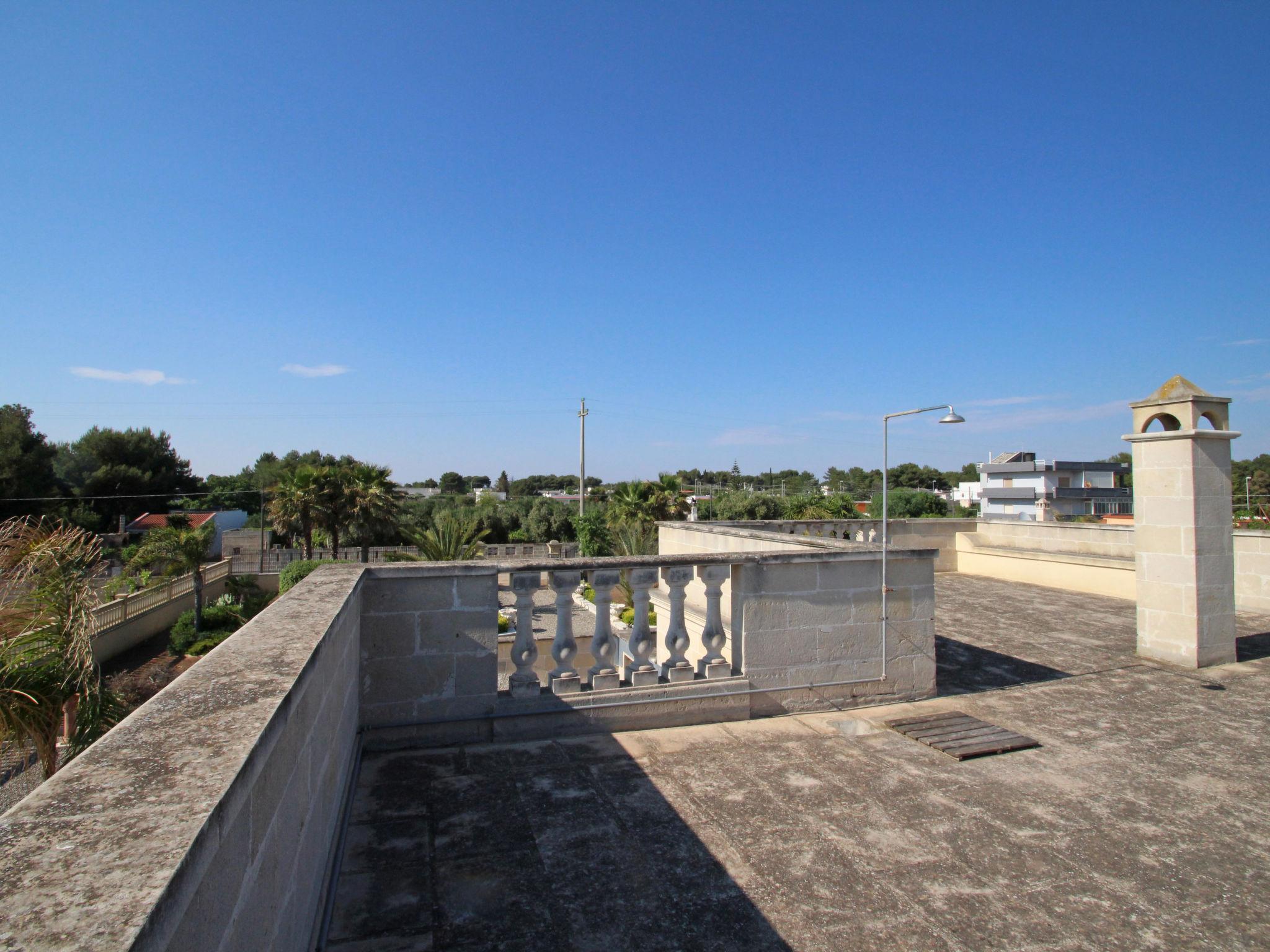 Foto 20 - Casa de 5 habitaciones en Torricella con jardín y vistas al mar