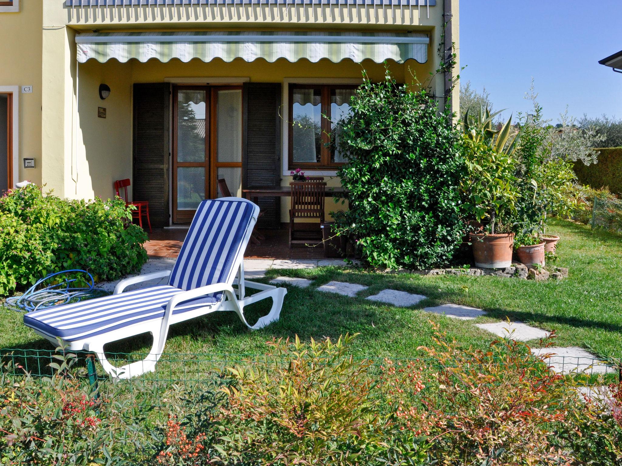 Foto 3 - Apartamento de 1 habitación en Lazise con piscina y jardín