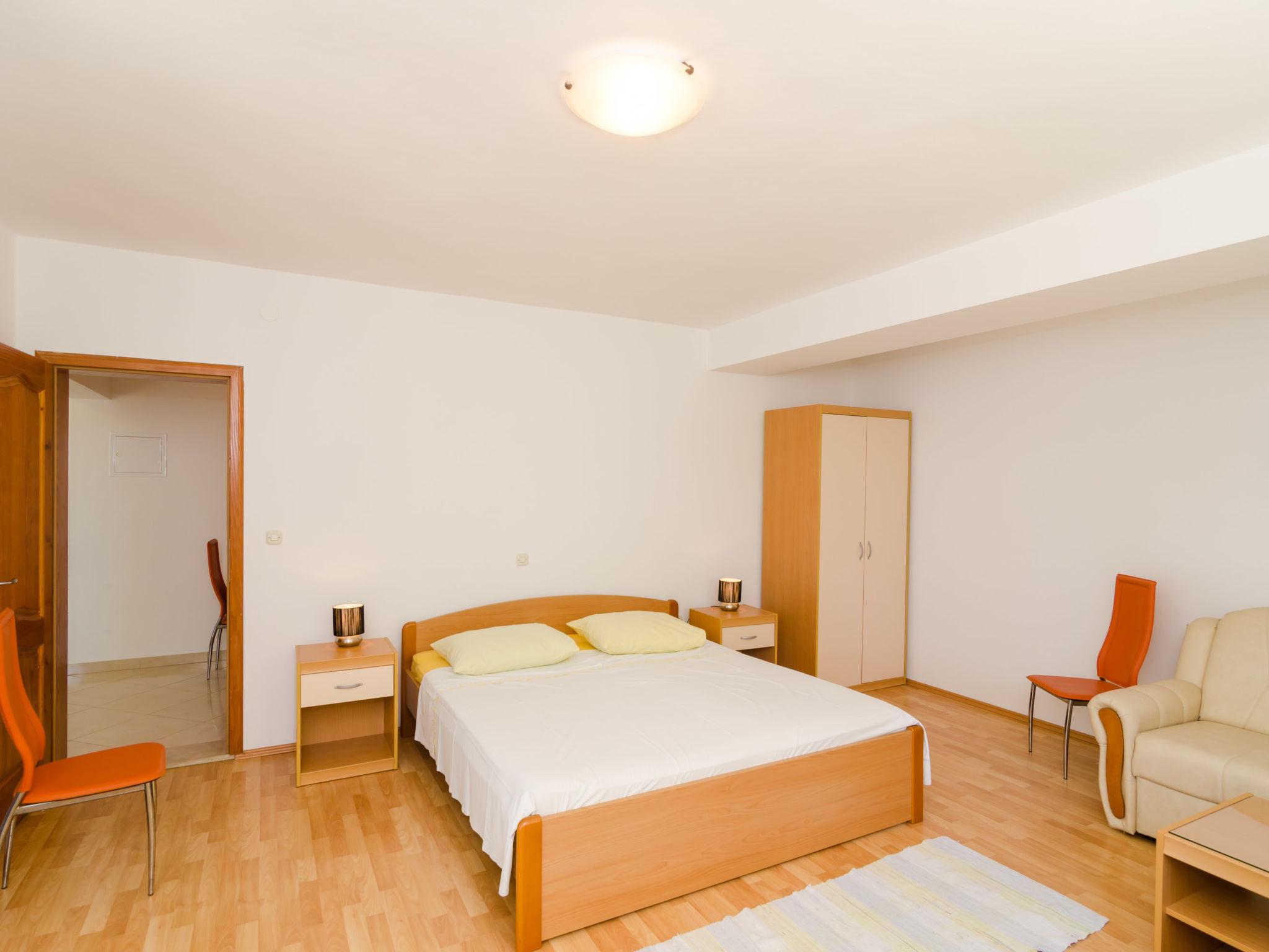 Foto 14 - Appartamento con 1 camera da letto a Orebić con terrazza e vista mare
