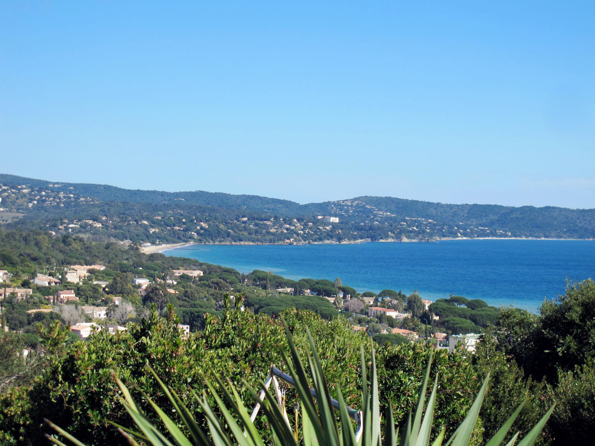 Foto 11 - Apartamento de 3 quartos em Cavalaire-sur-Mer com vistas do mar