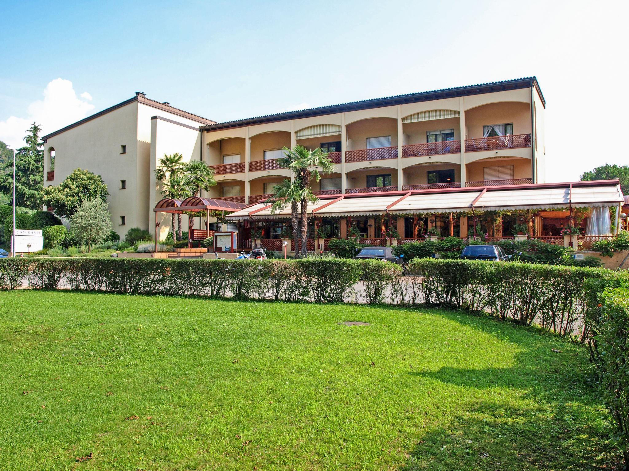 Photo 5 - Apartment in Caslano with garden and mountain view