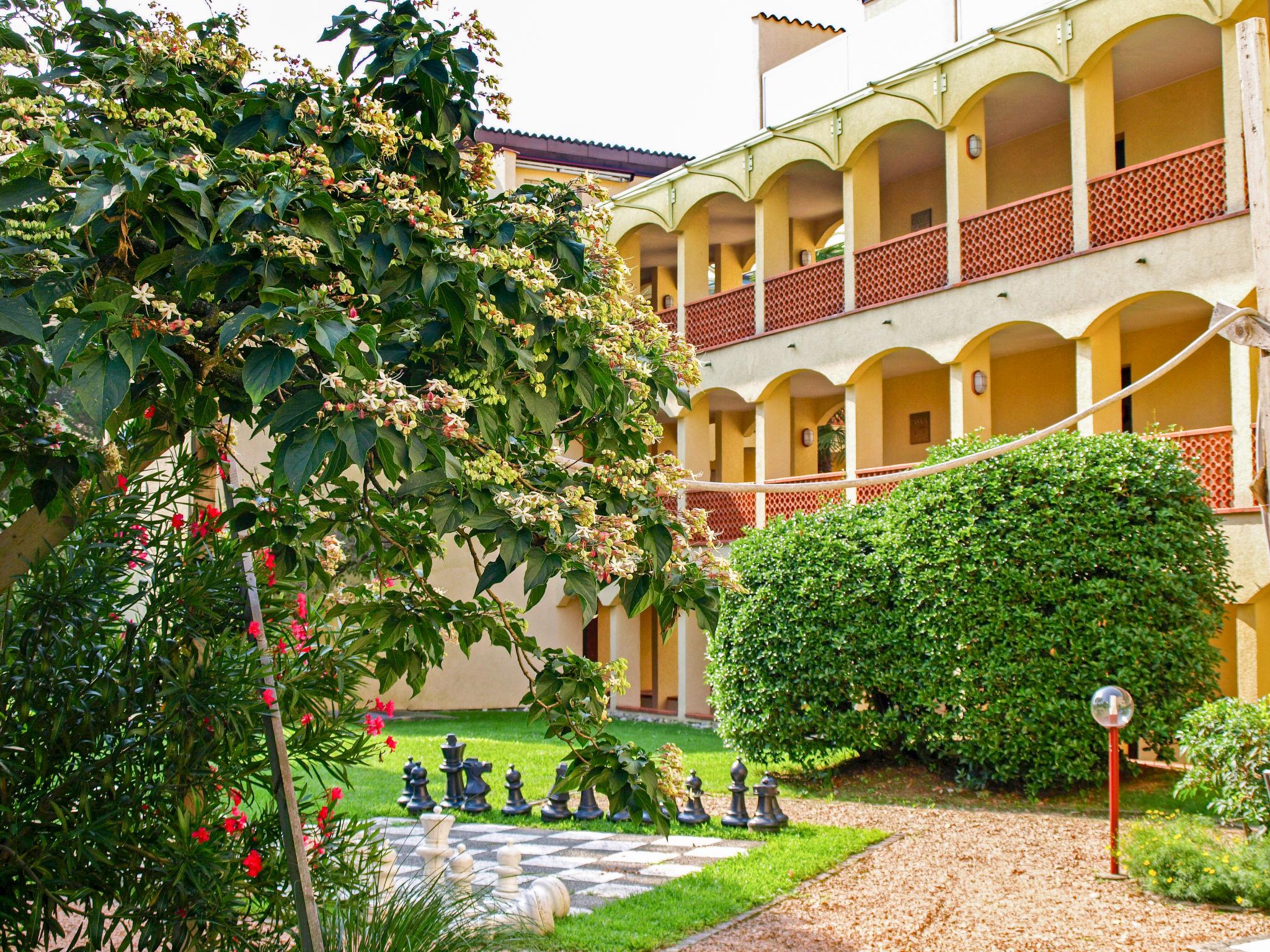 Photo 15 - Apartment in Caslano with garden and mountain view