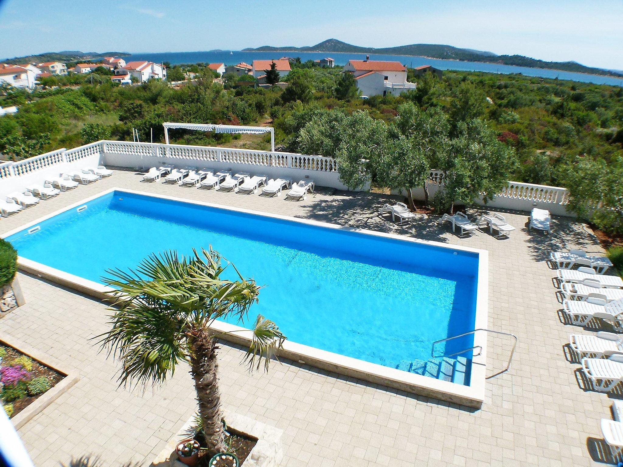 Foto 15 - Apartamento de 3 quartos em Vodice com piscina e vistas do mar