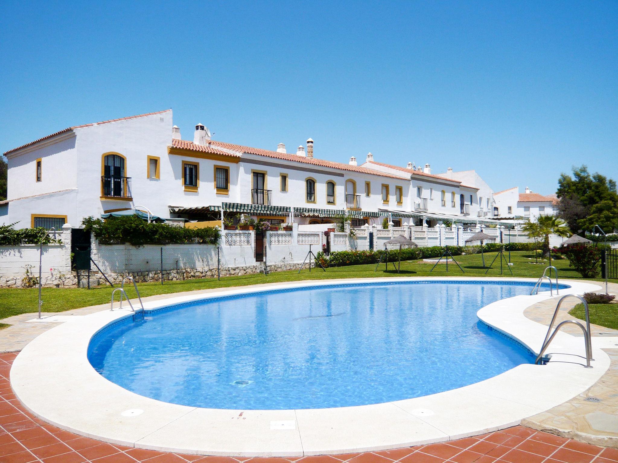 Foto 1 - Casa con 3 camere da letto a Vélez-Málaga con piscina e vista mare
