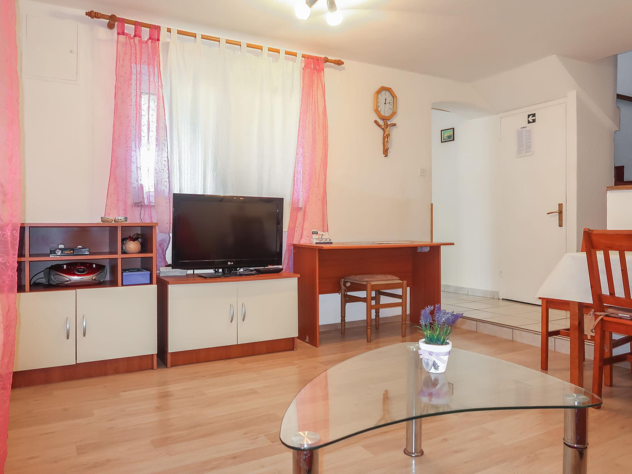 Photo 7 - 2 bedroom House in Punat with terrace and sea view