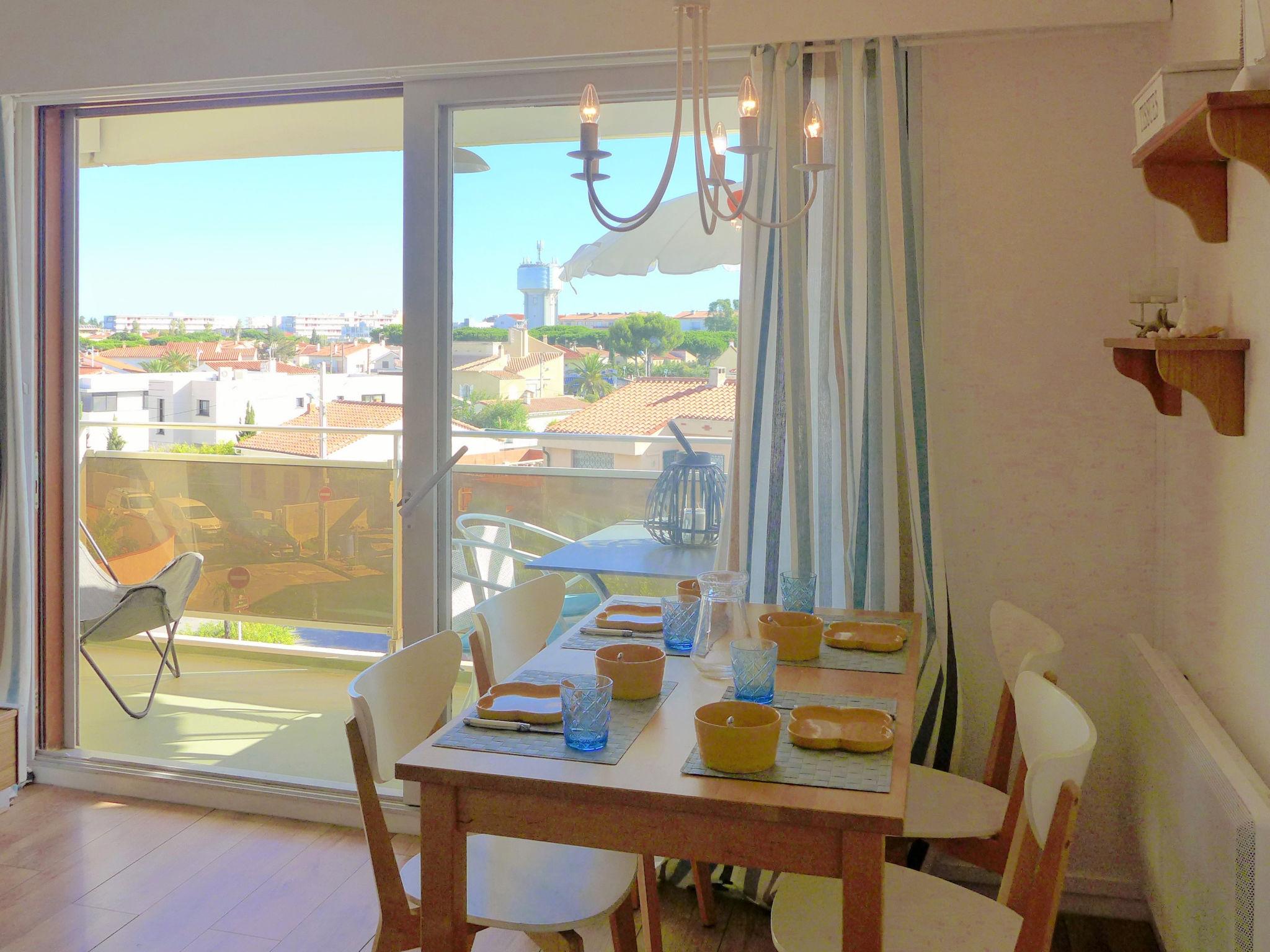 Foto 1 - Apartamento em Canet-en-Roussillon com piscina e vistas do mar