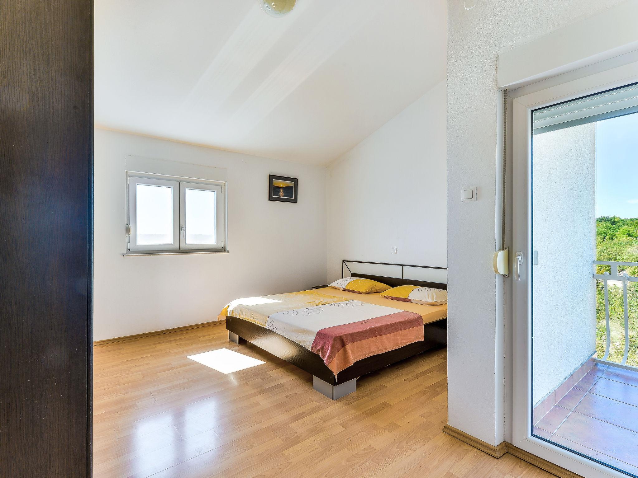 Foto 8 - Apartment mit 3 Schlafzimmern in Jasenice mit blick aufs meer