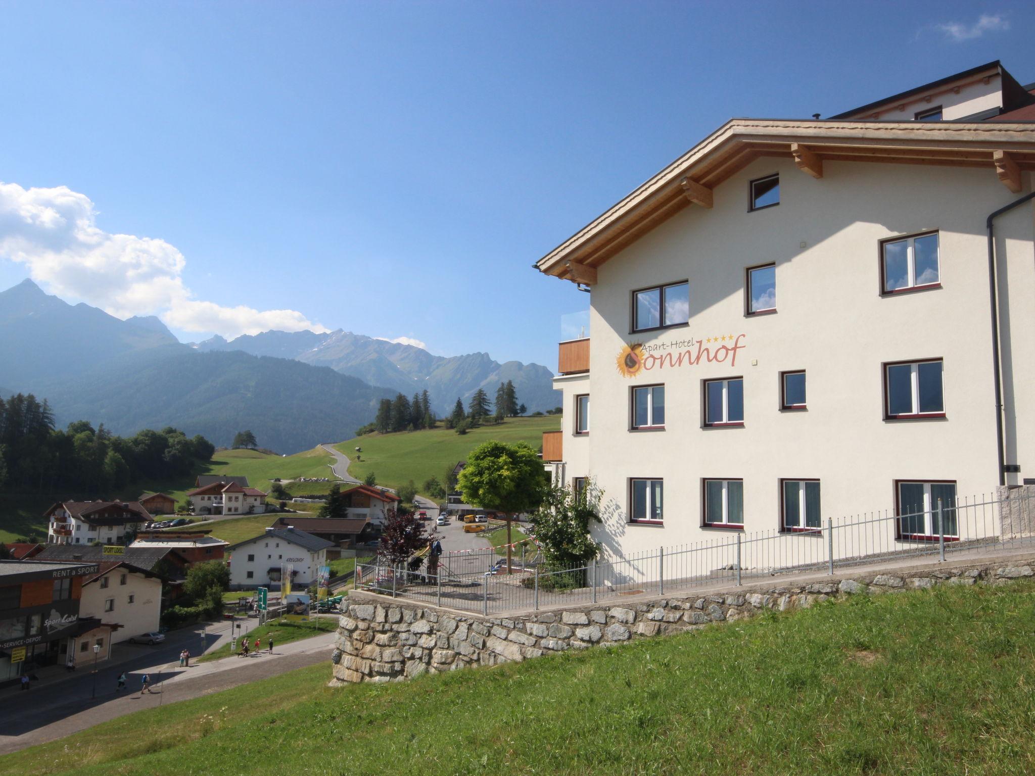 Photo 1 - Appartement de 3 chambres à Ladis avec terrasse et vues sur la montagne