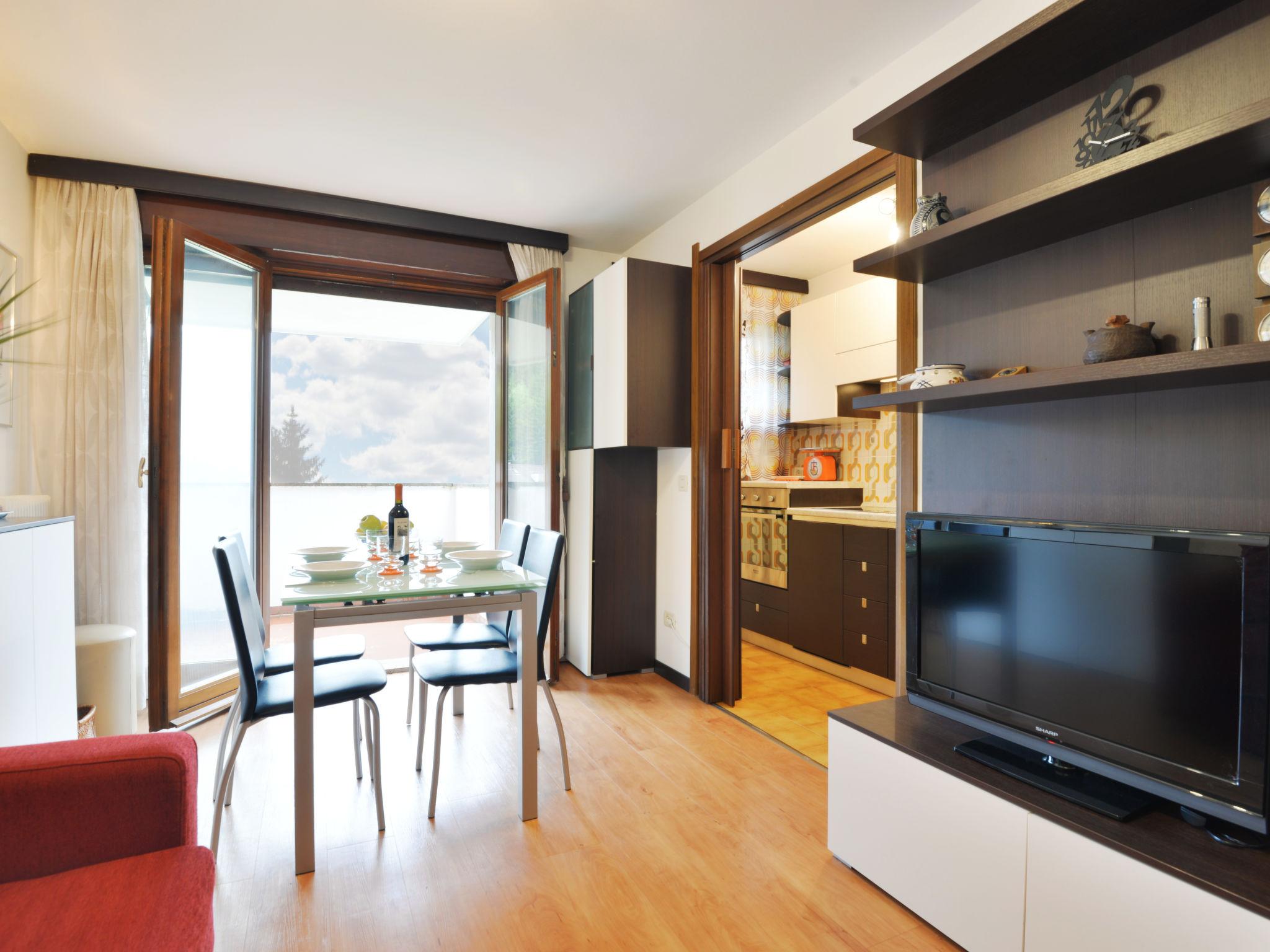 Foto 1 - Apartamento de 1 habitación en Canazei con vistas a la montaña