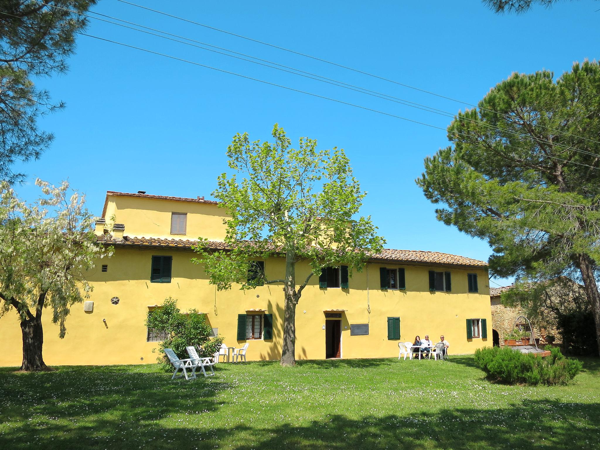 Foto 20 - Apartamento de 3 habitaciones en Barberino Tavarnelle con piscina y jardín