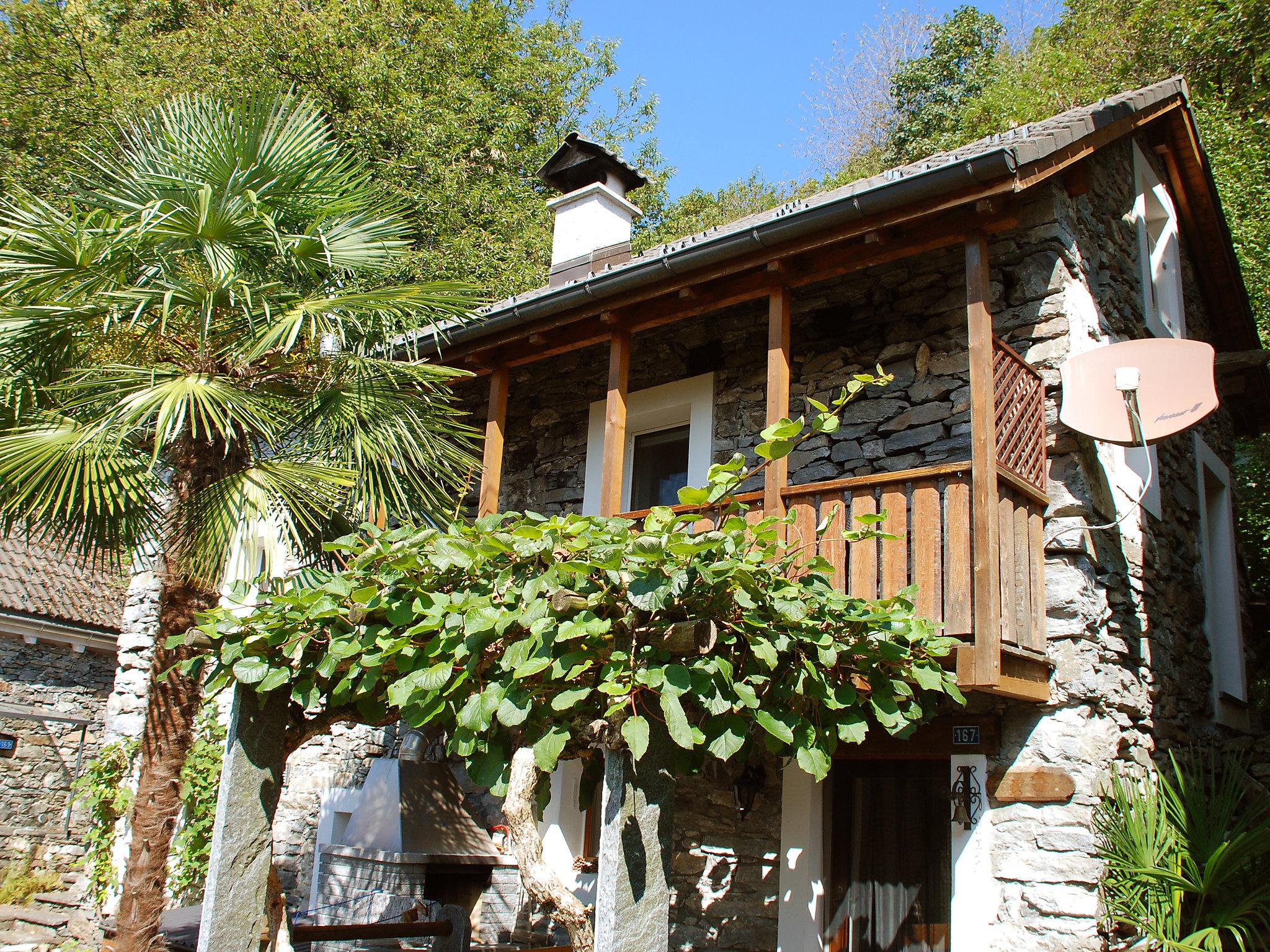 Photo 30 - Maison de 2 chambres à Cugnasco-Gerra avec jardin