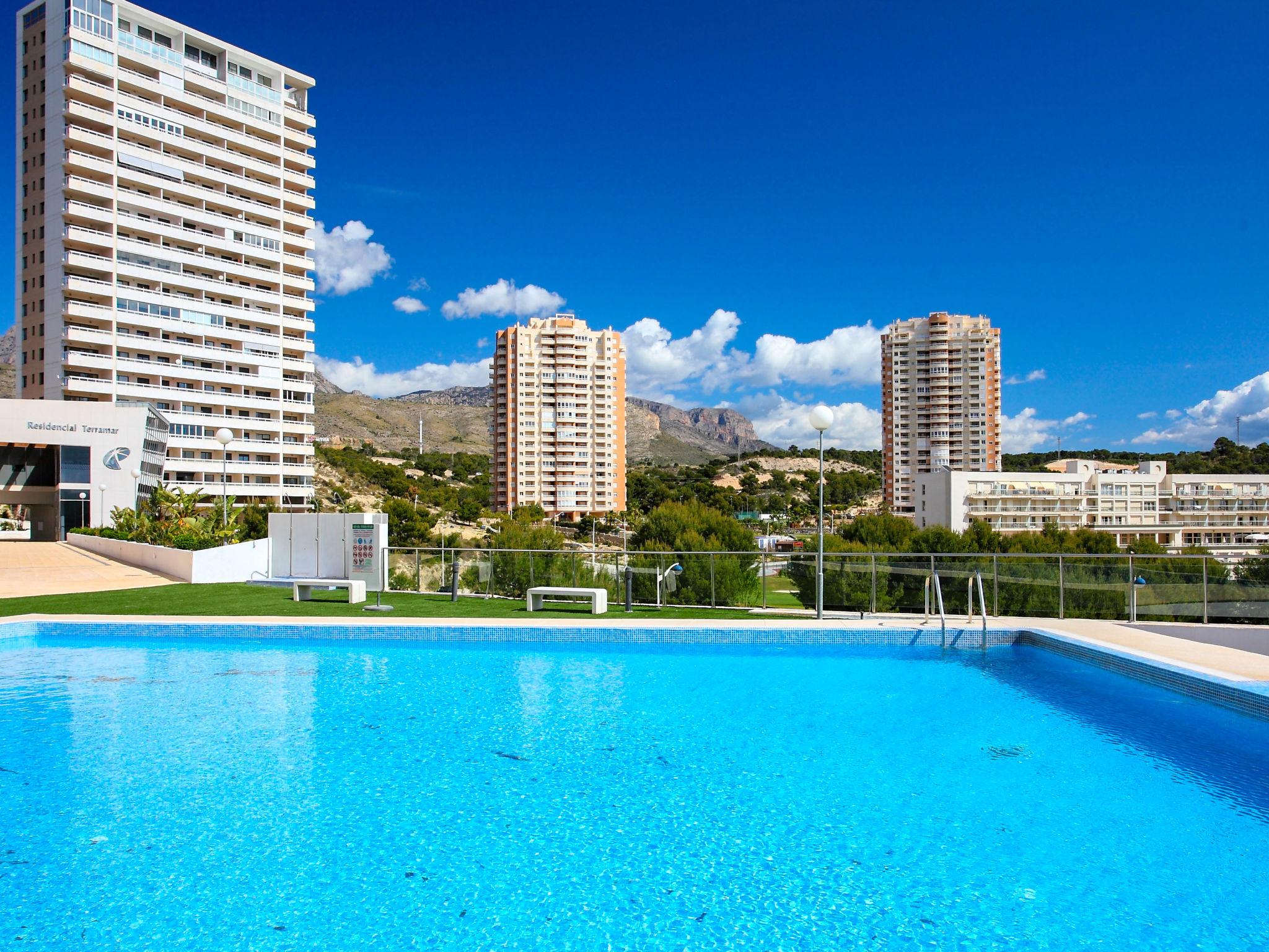 Photo 1 - Appartement de 2 chambres à Benidorm avec piscine et vues à la mer