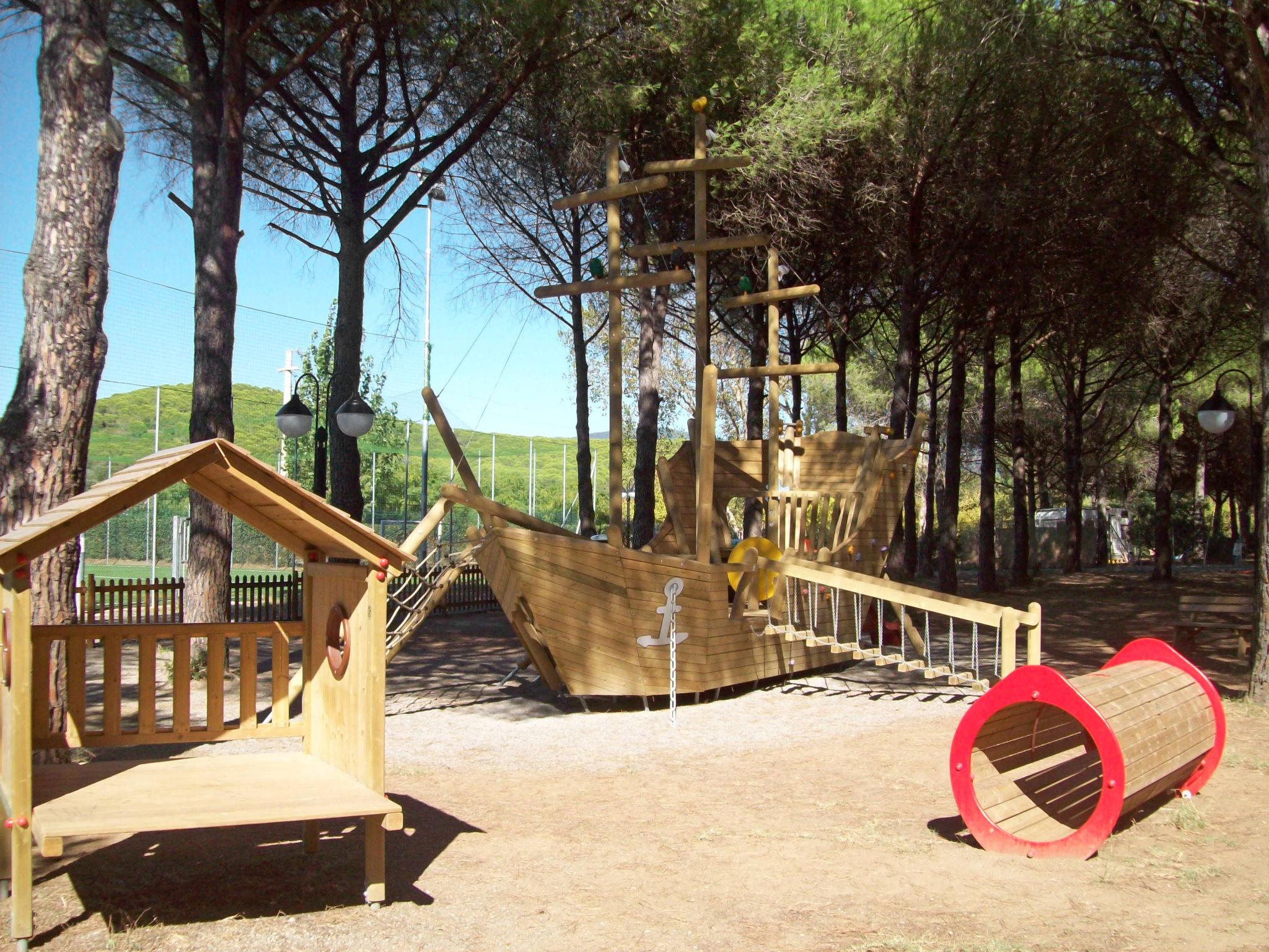 Foto 17 - Casa con 2 camere da letto a Castiglione della Pescaia con piscina e vista mare