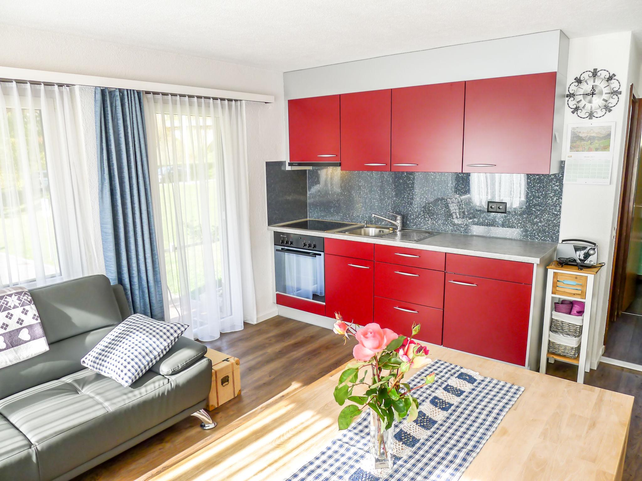 Foto 6 - Apartamento de 2 quartos em Tujetsch com jardim