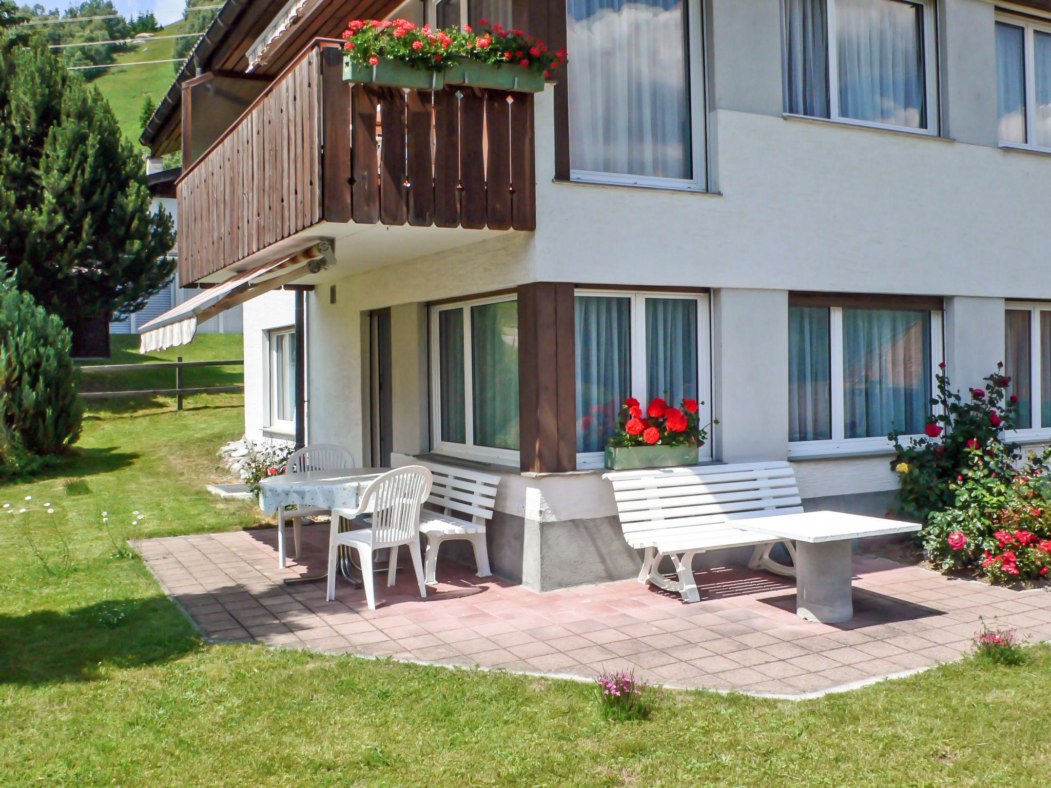 Photo 4 - 2 bedroom Apartment in Tujetsch with garden and mountain view