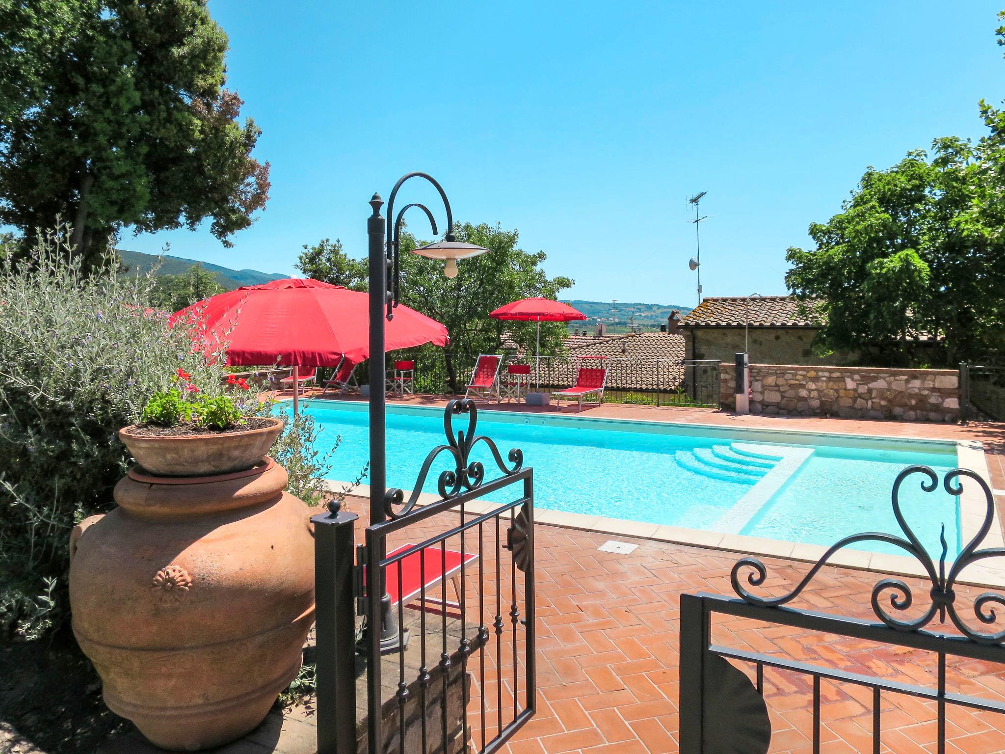 Photo 1 - Appartement de 2 chambres à Santa Luce avec piscine et jardin