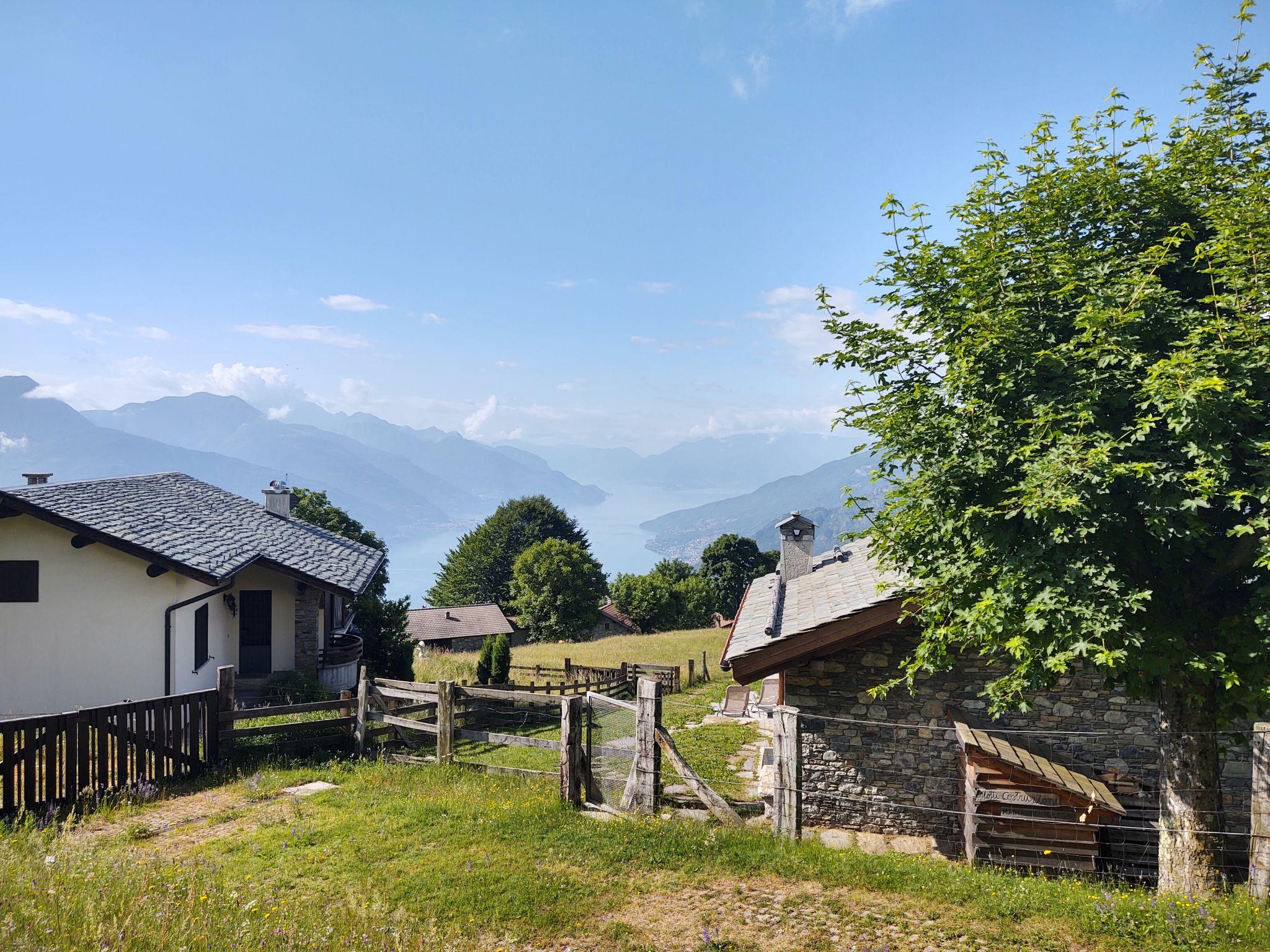Foto 20 - Casa de 2 habitaciones en Peglio con jardín y vistas a la montaña