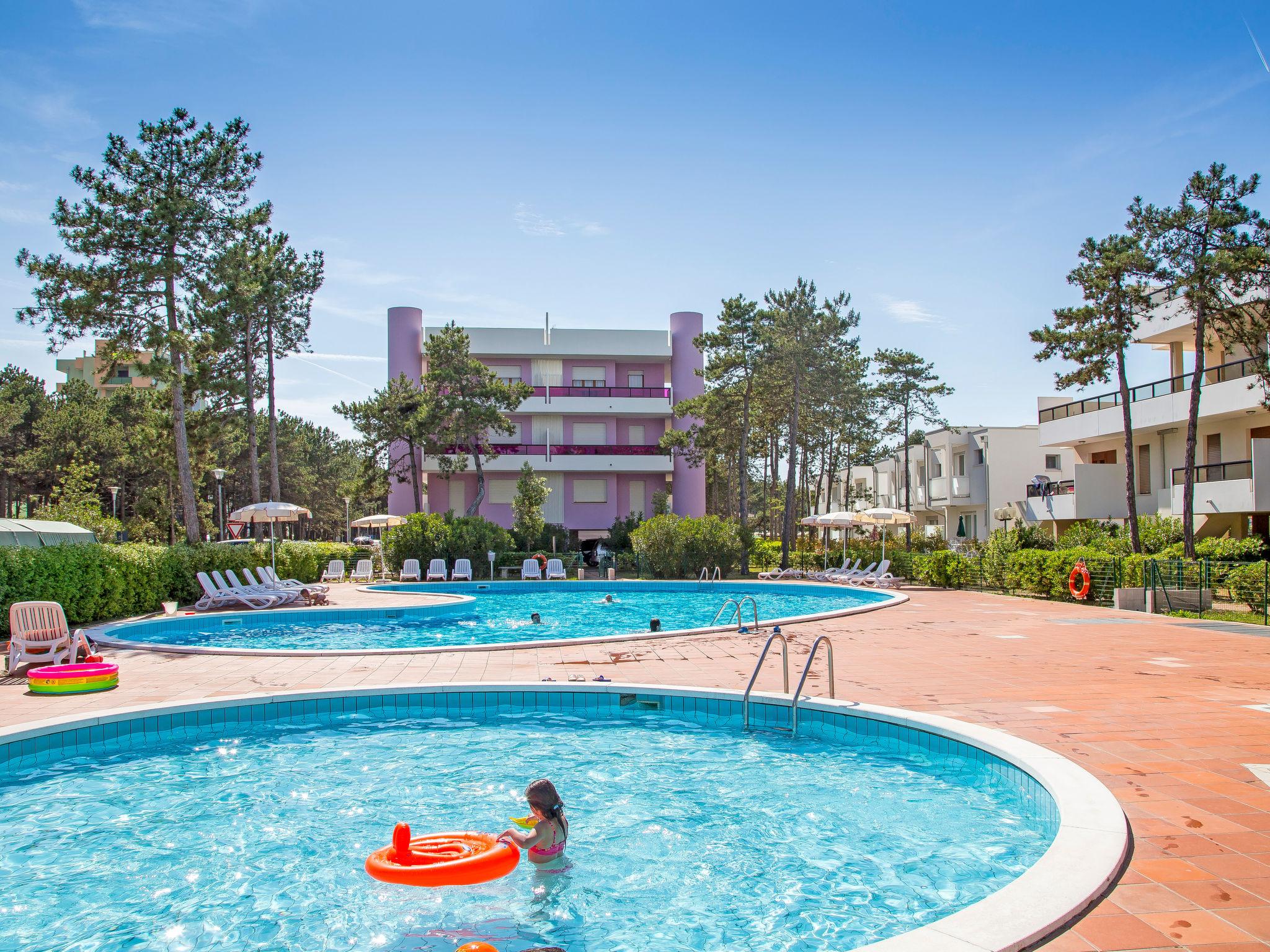 Foto 1 - Apartamento de 2 habitaciones en San Michele al Tagliamento con piscina y vistas al mar