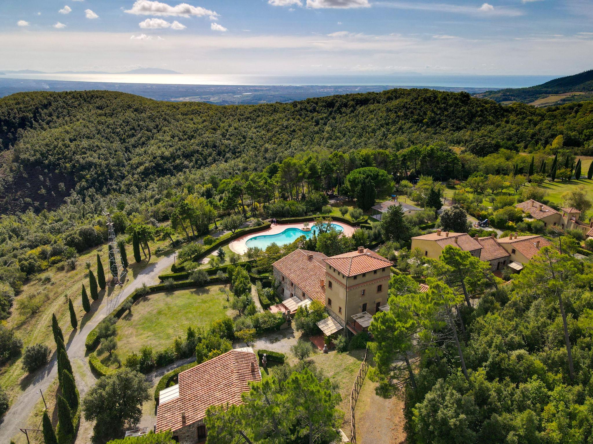 Photo 1 - Maison de 2 chambres à Riparbella avec piscine et jardin