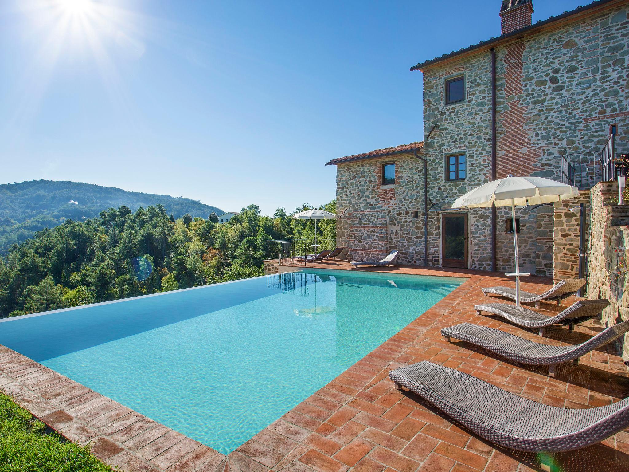 Foto 1 - Casa con 5 camere da letto a Pescia con piscina privata e giardino