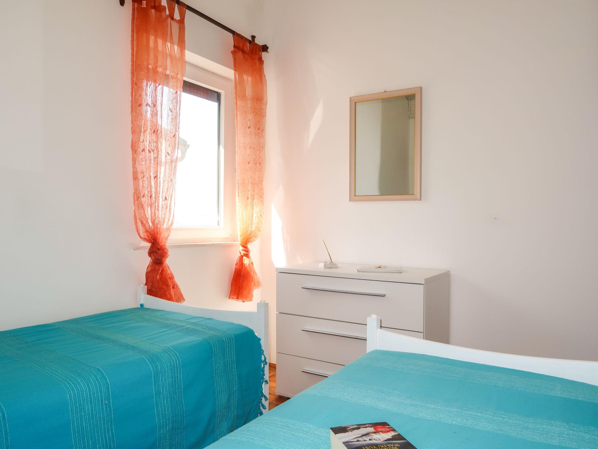 Foto 9 - Apartamento de 2 habitaciones en Crikvenica con vistas al mar
