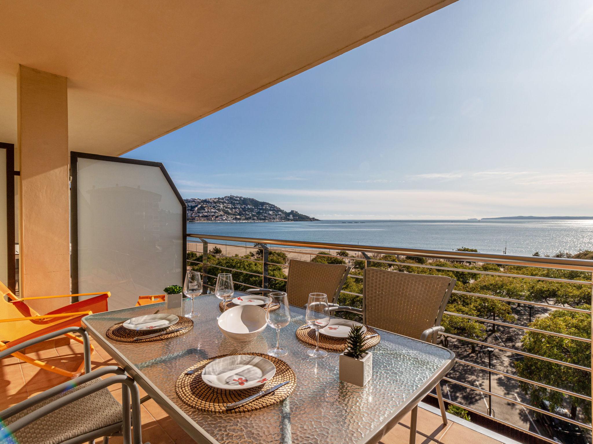 Photo 20 - Appartement de 2 chambres à Roses avec piscine et vues à la mer