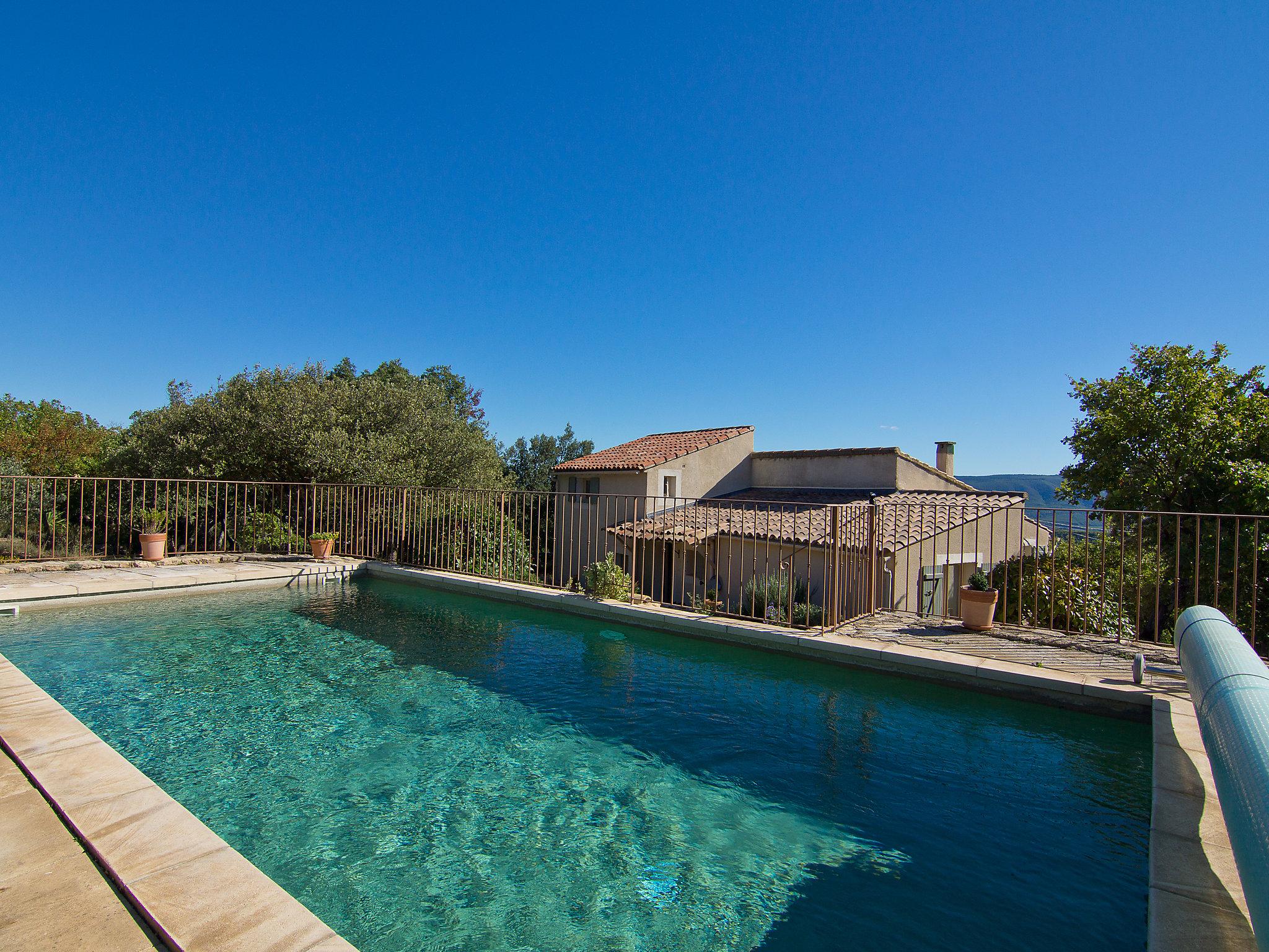 Photo 1 - Maison de 4 chambres à Viens avec piscine privée et terrasse